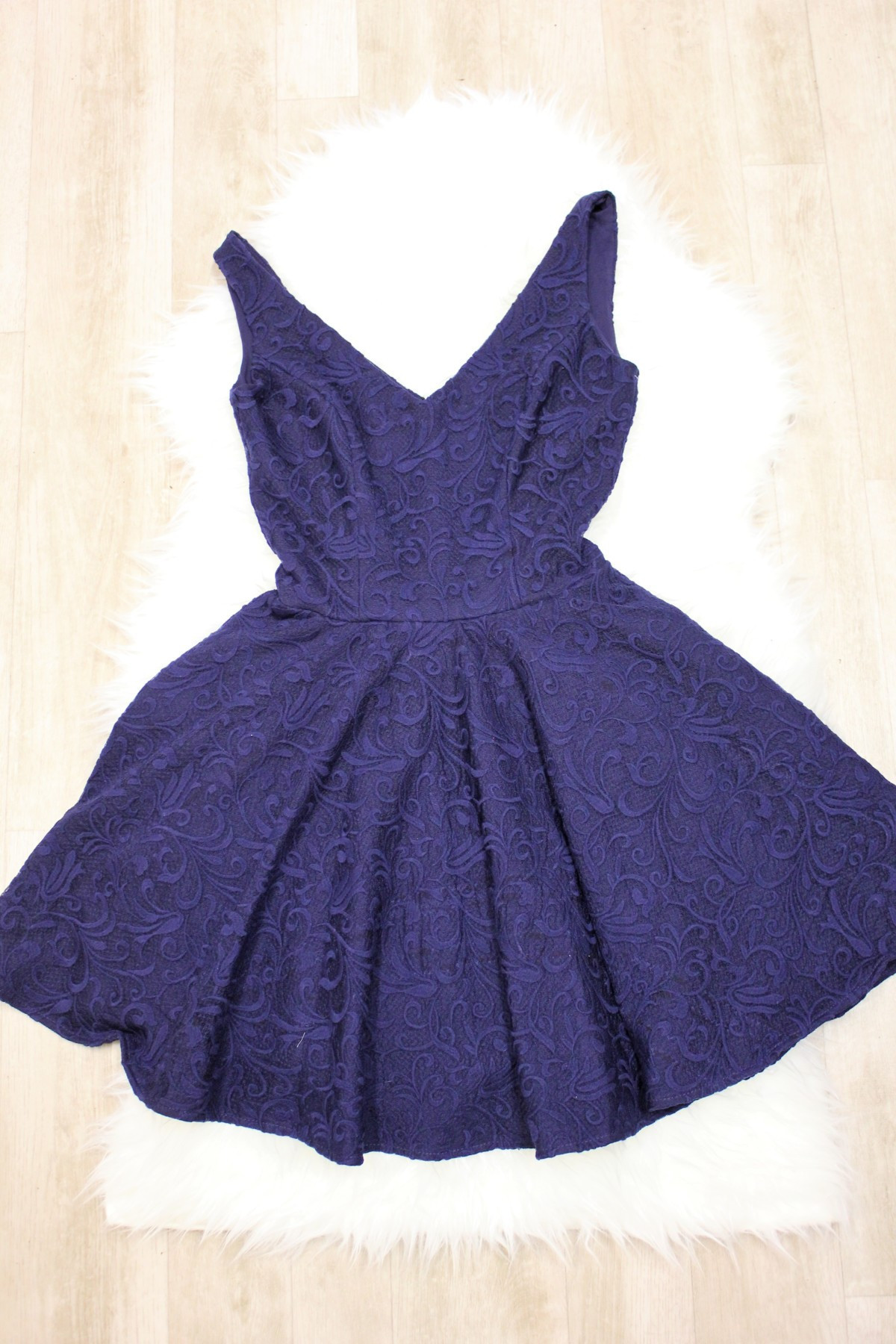 Společenské dámské šaty na ramínka s kolovou sukní tmavě modré - Tmavě modrá / XS - Sherri XS