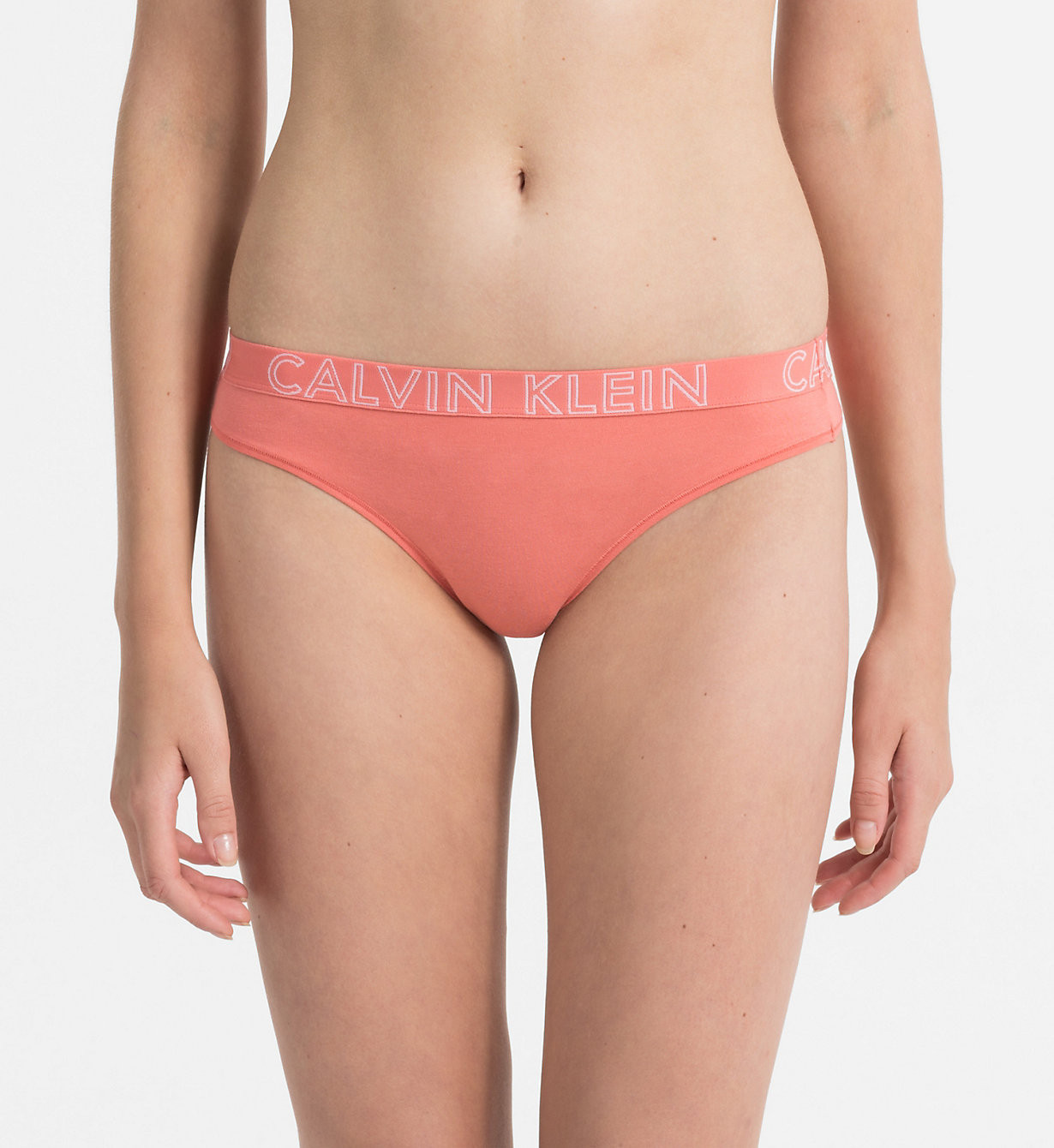 Tanga QD3636E - Calvin Klein oranžová L