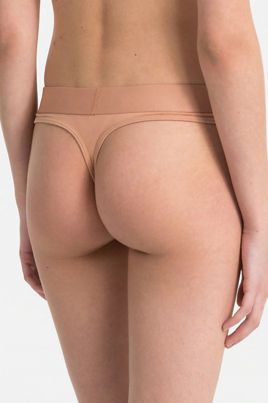 Dámské tanga QF4942E-YUT tělová - Calvin Klein tělová XS
