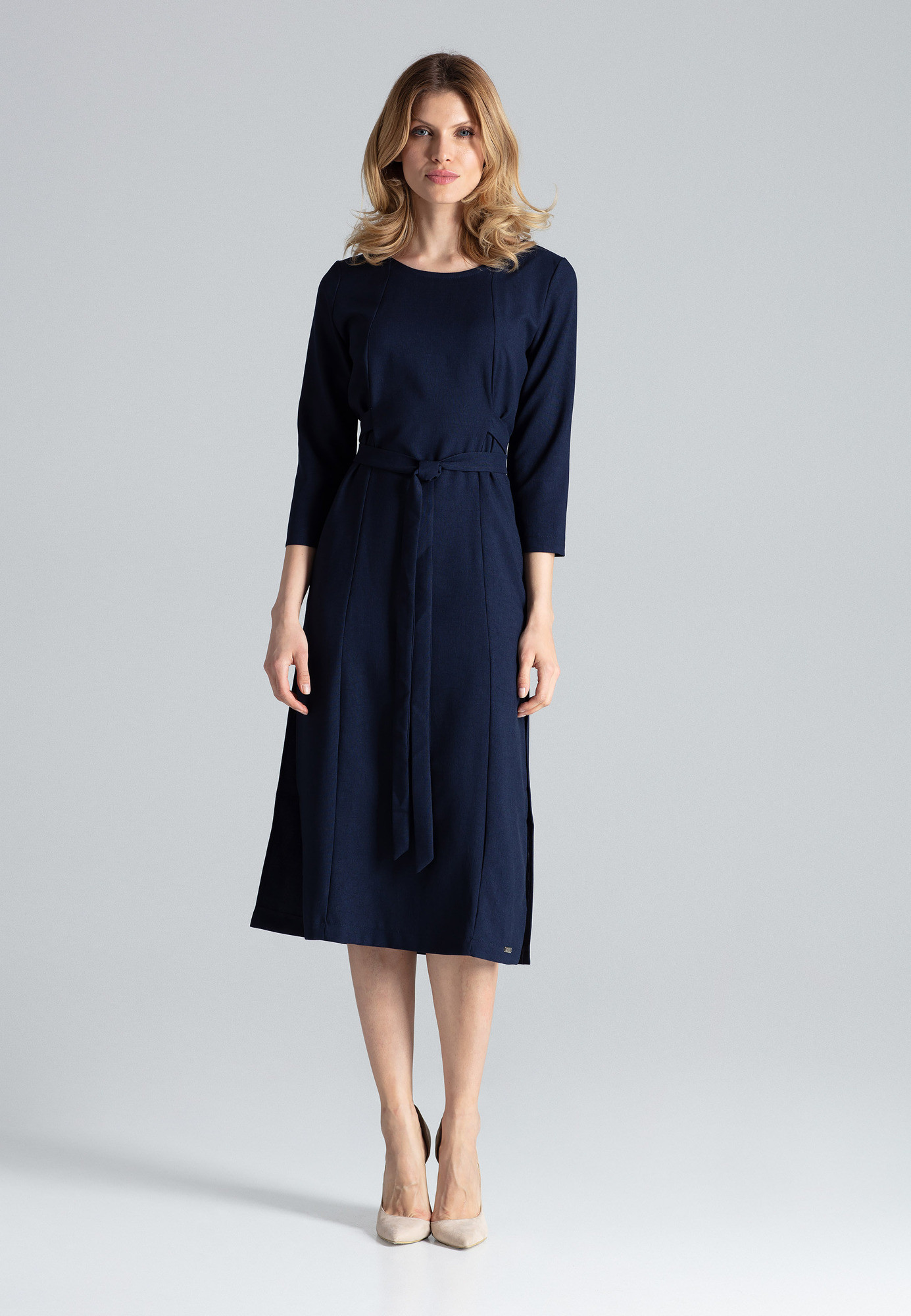 Levně Dámské společenské šaty model 15822203 L40 tmavě modrá - Figl
