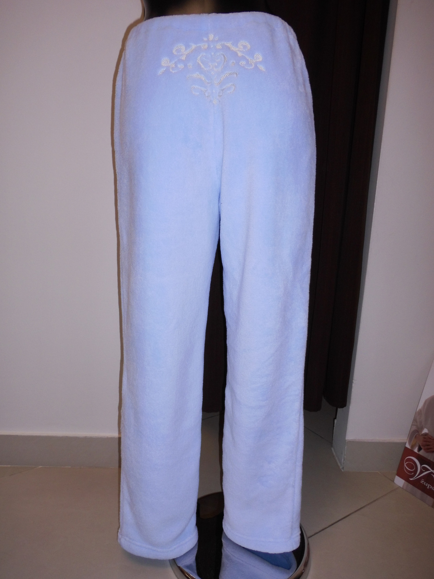 Dámské domácí kalhoty s výšivkou světle modrá S model 3027363 - Vestis