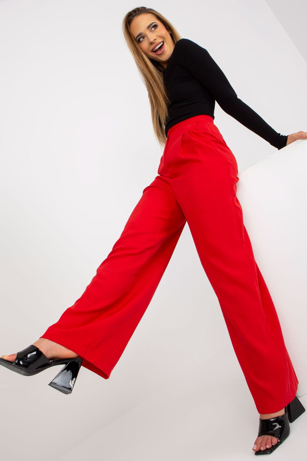 Dámské kalhoty model 168060 - Xsapienza červená 38