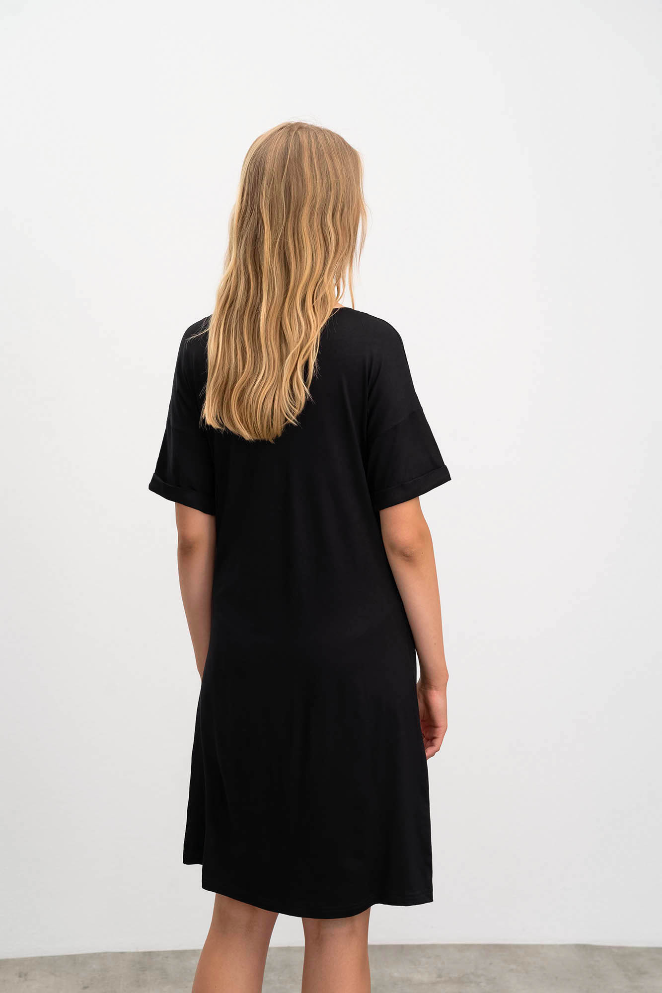 Dámské šaty model 18398638 vícebarevné černá MIX barev 4XL - Vamp