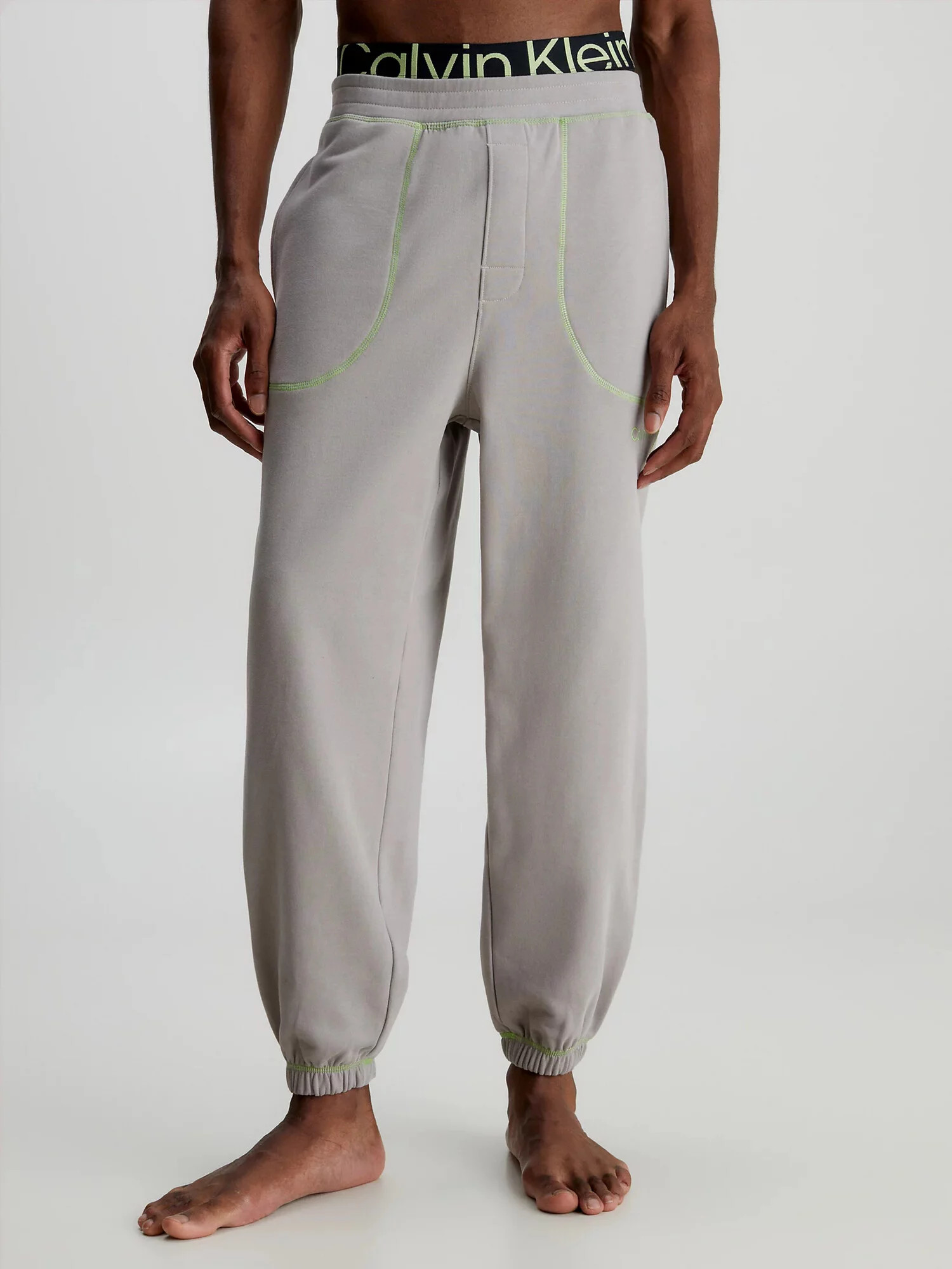 Pánské teplákové kalhoty NM2459E PET béžová - Calvin Klein M (obrázek 3)