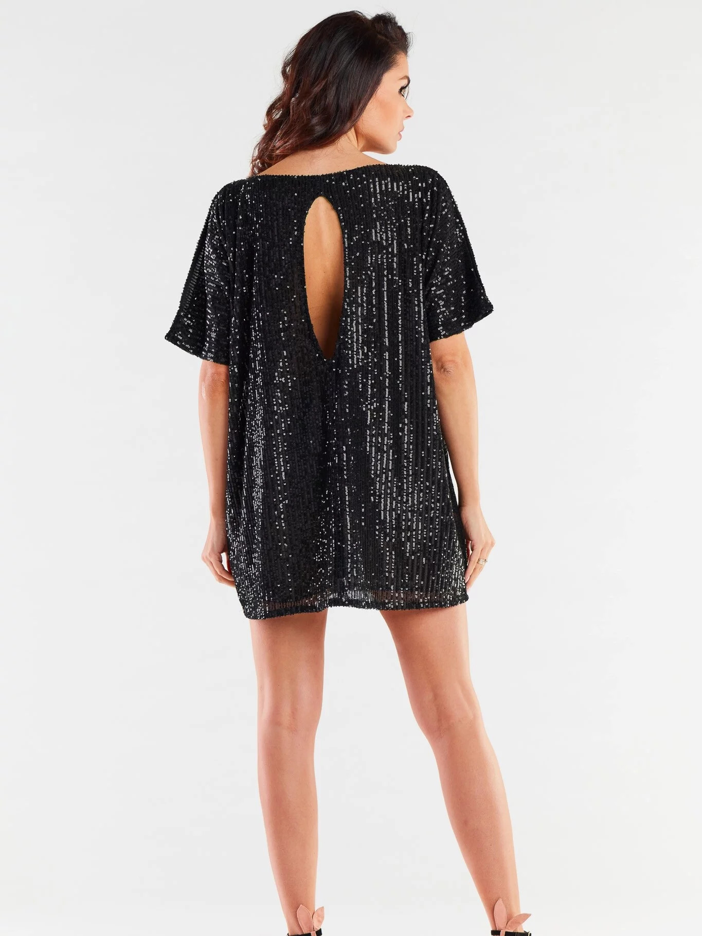 Dámské mini šaty s flirty A483 Černá - Awama one size černá s flitry (obrázek 4)