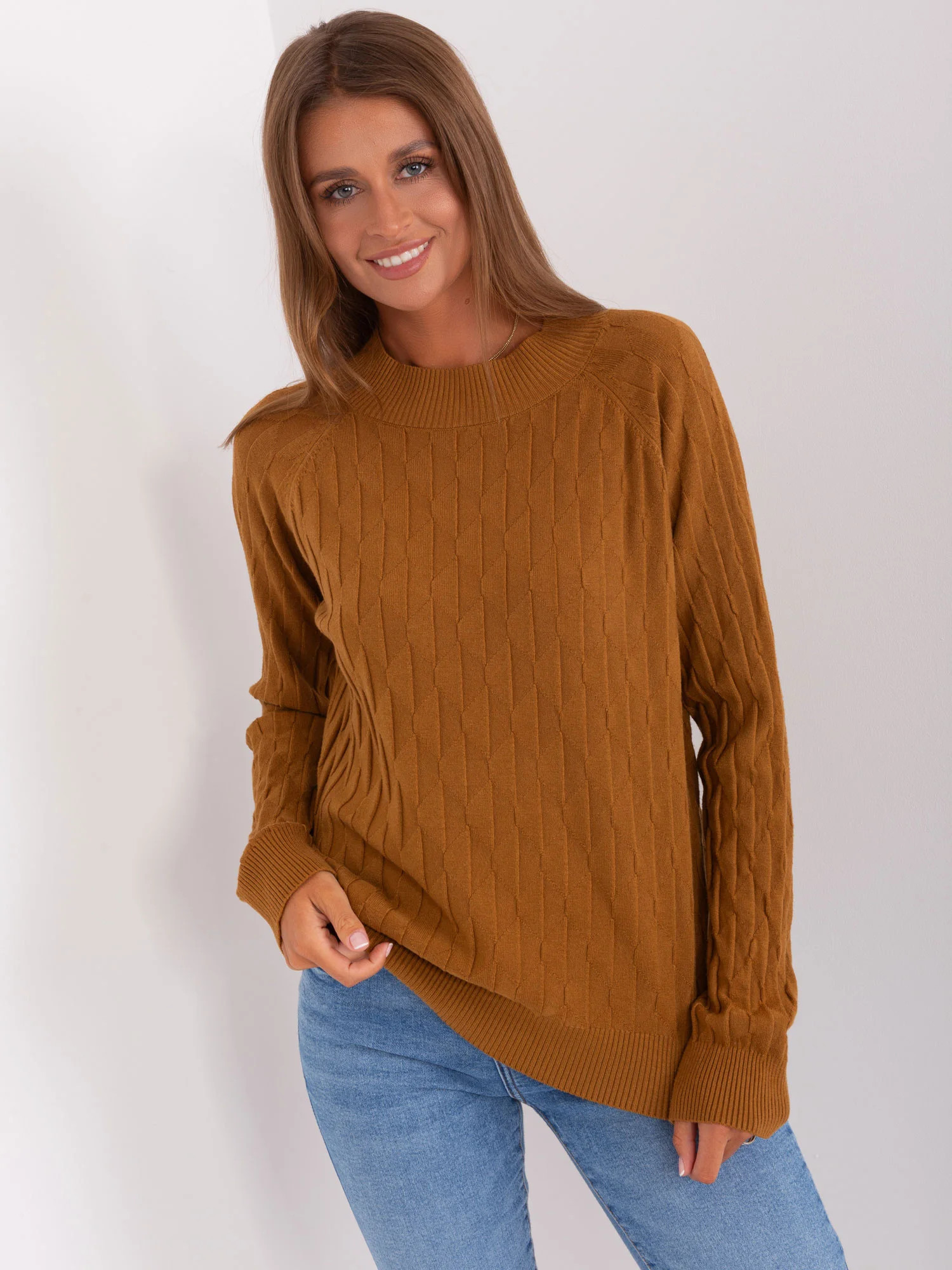 Dámsky sveter AT SW 2326.37X Svetlo hnedý - FPrice one size světle hnědá