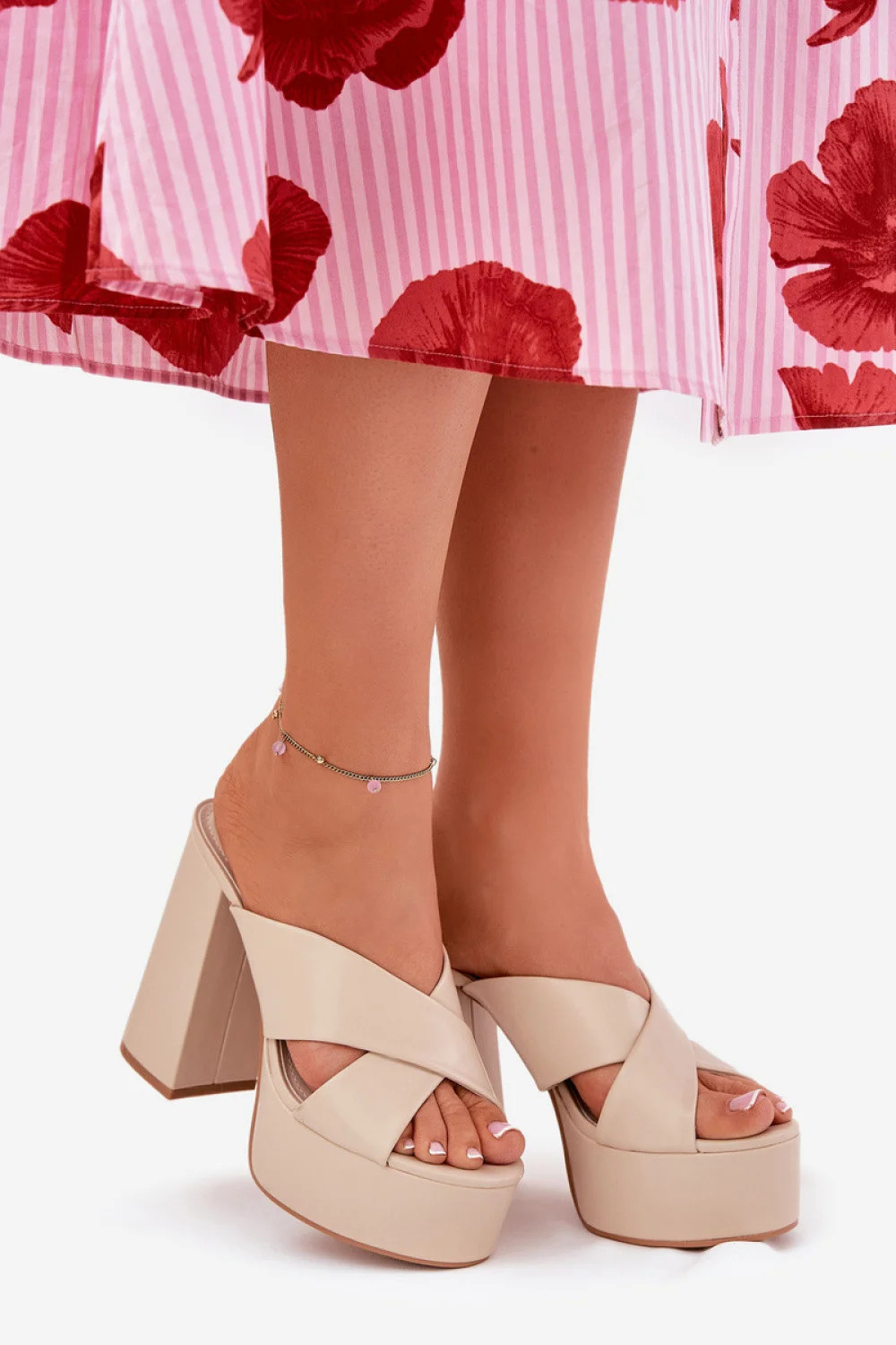 Dámské sandály na platformě s klínovým podpatkem 6874 Béžová - Ideal Shoes béžová 41 (obrázek 3)