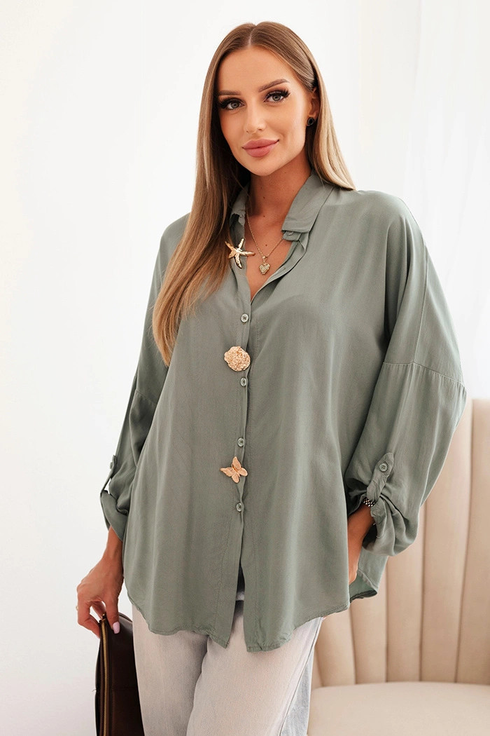 Dámska košeľa s ozdobnými gombíkmi 61953 Khaki zelená - K-Fashion UNI khaki-tm.Zelená