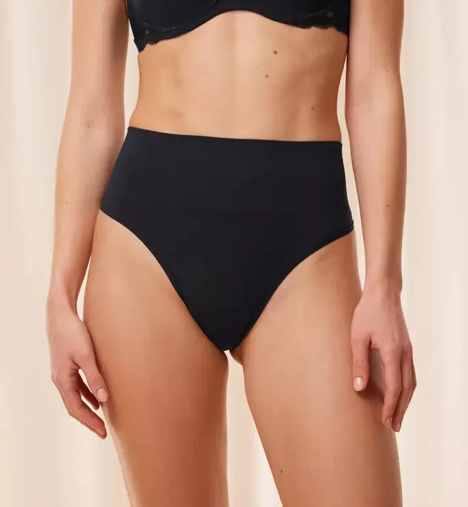 Dámské kalhotky Soft Sculpt Bandeau String - Triumph černá (0004) 0040 (obrázek 3)