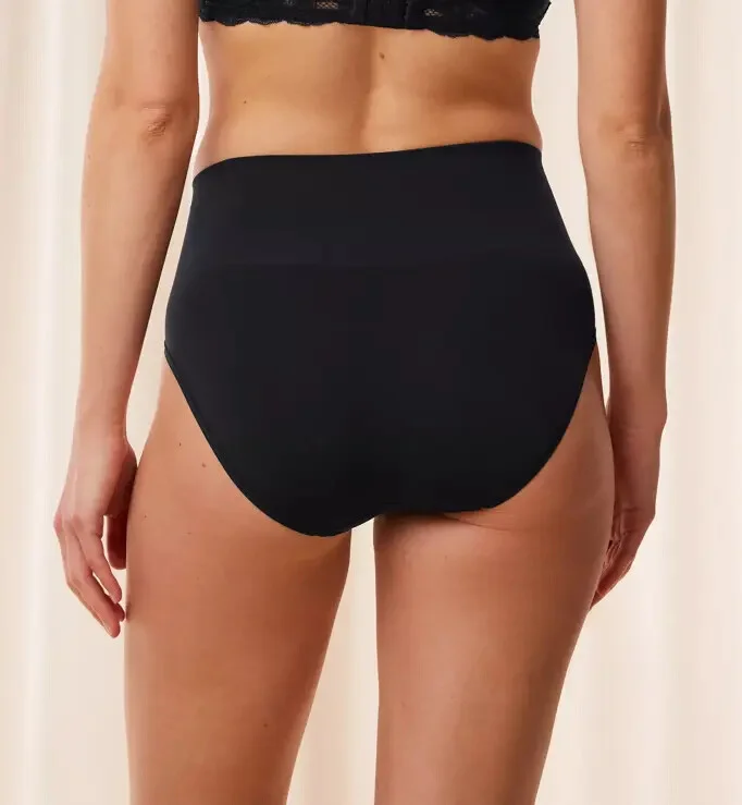 Dámské kalhotky Soft Sculpt Bandeau Maxi - Triumph černá (0004) 0036 (obrázek 7)