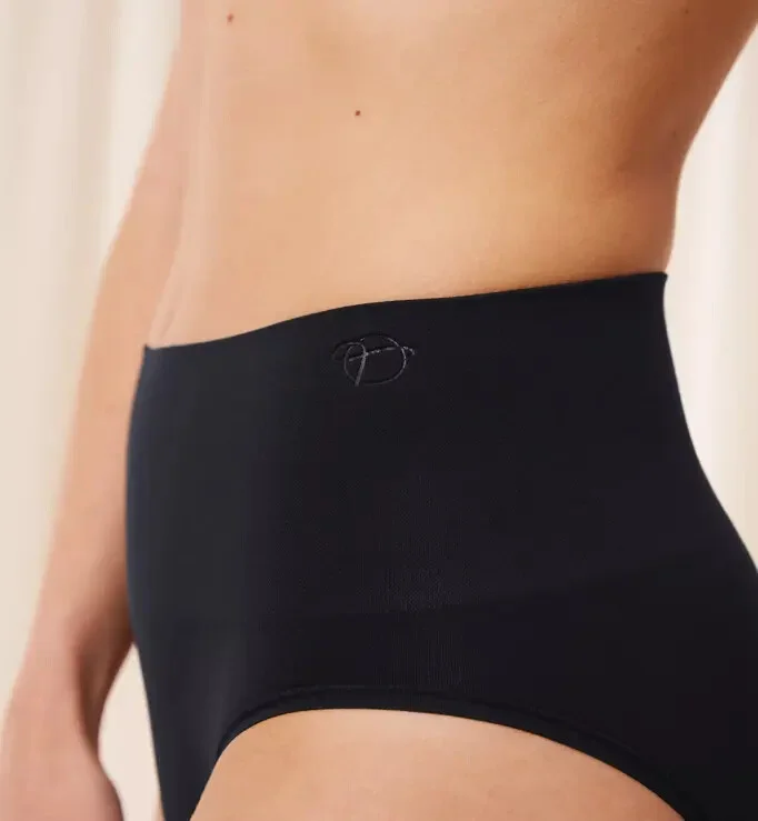 Dámské kalhotky Soft Sculpt Bandeau Maxi - Triumph černá (0004) 046 (obrázek 3)