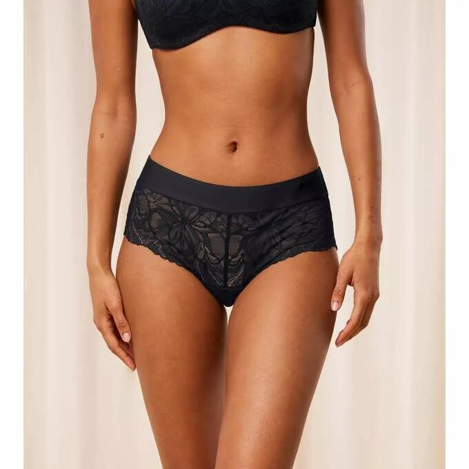 Dámské kalhotky Body Make-Up Illusion Lace Shorty - Triumph černá (0004) 044 (obrázek 3)