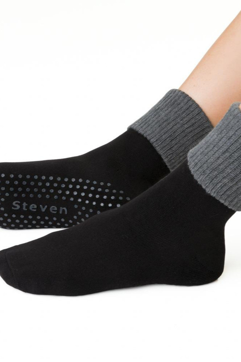 Dámske ponožky s protišmykovou úpravou ABS 126 černá 35-37