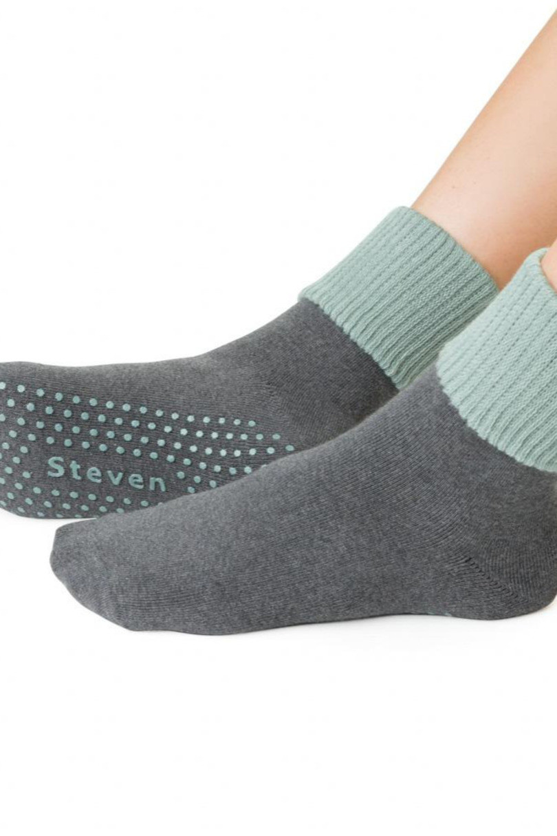 Dámske ponožky s protišmykovou úpravou ABS 126 MELANŽOVÁ TMAVĚ ŠEDÁ 38-40