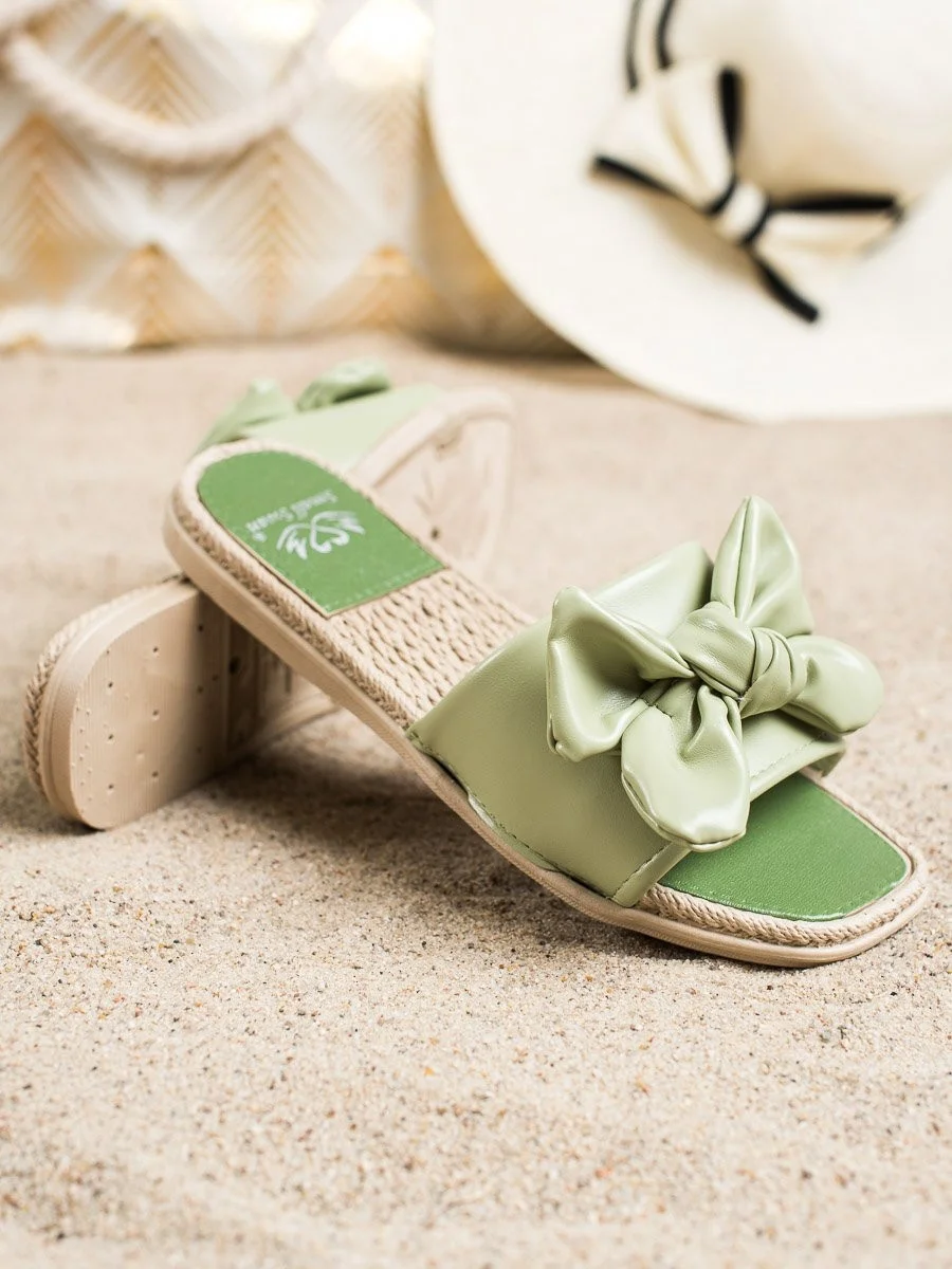 Praktické dámske zelené nazúvaky bez podpätku 36