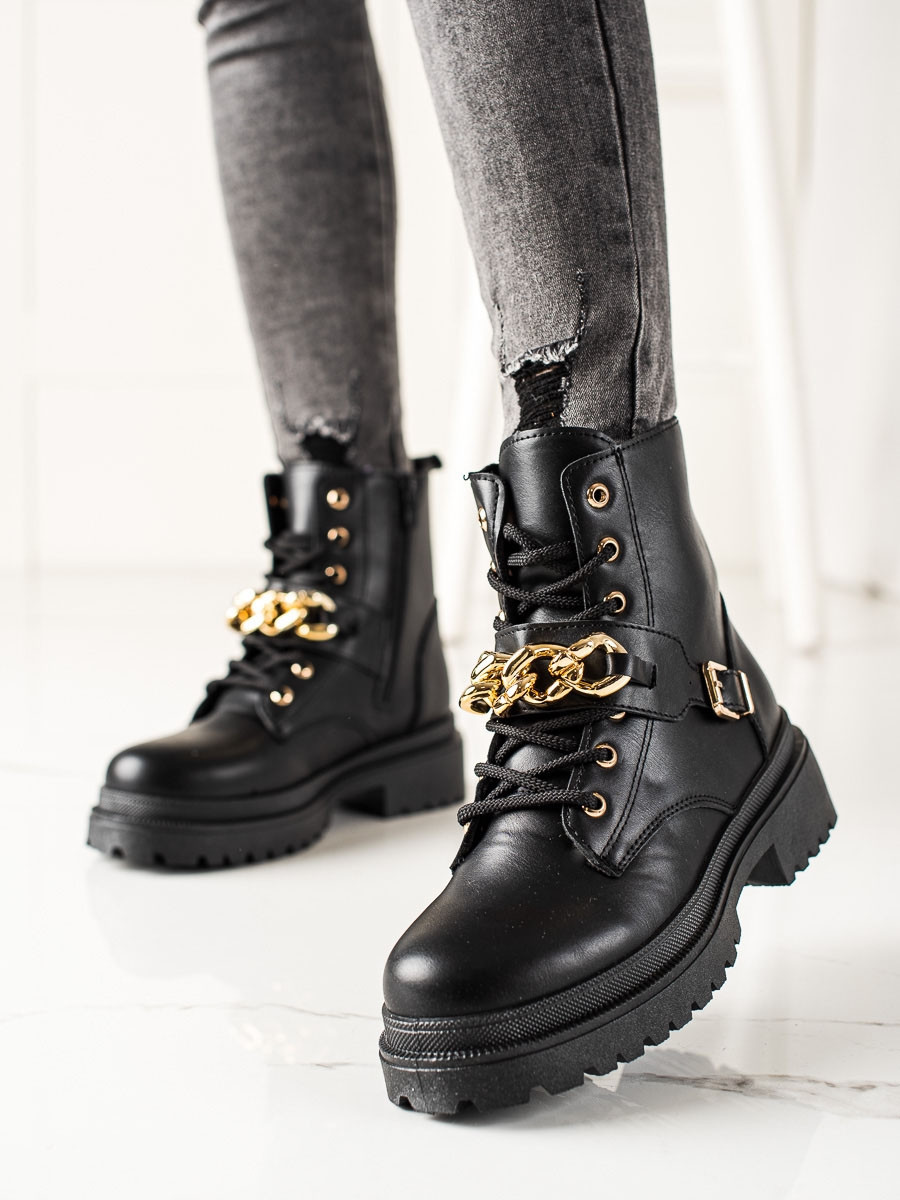 Designové dámské černé kotníčkové boty na plochém podpatku 38