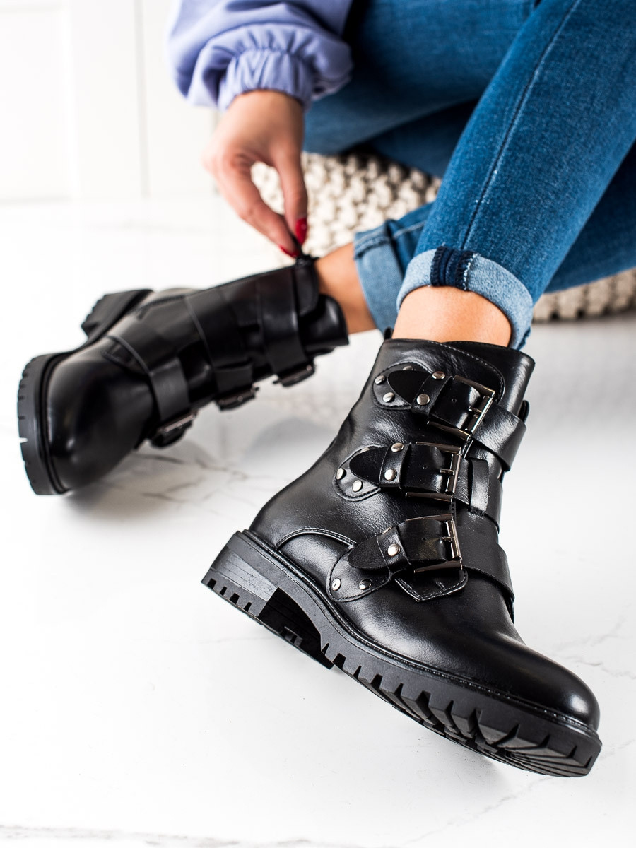 Komfortní dámské černé kotníčkové boty na plochém podpatku 36