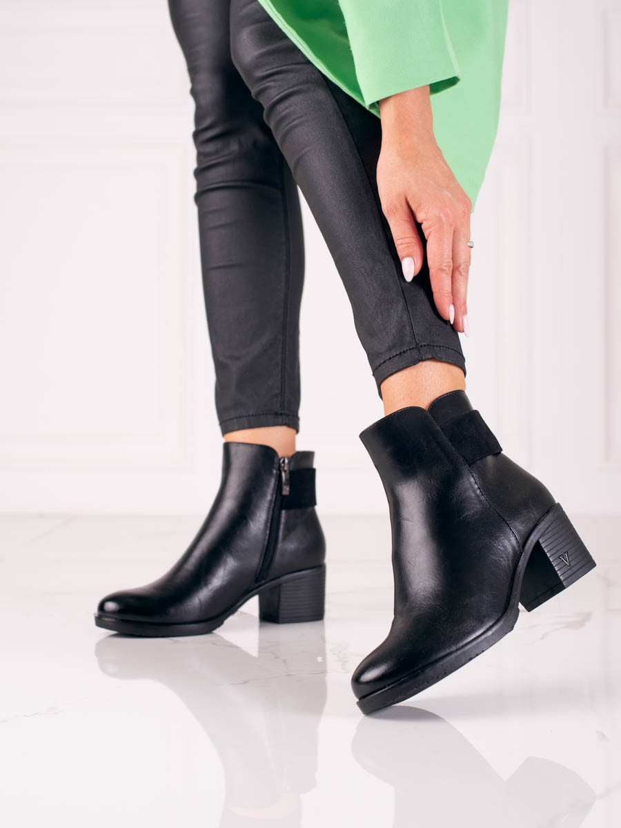 Komfortné členkové topánky čierne dámske na širokom podpätku 36