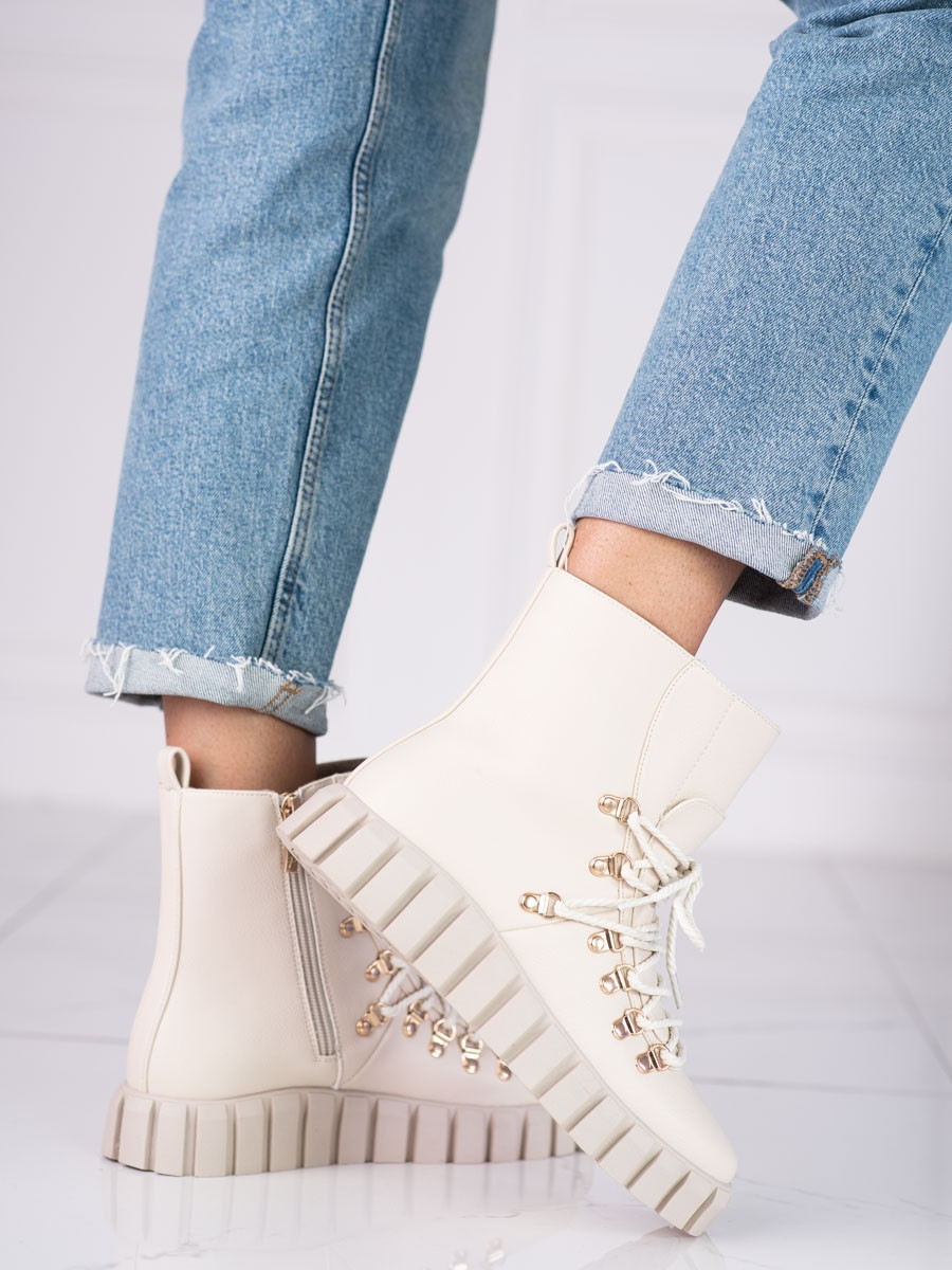 Trendy hnědé kotníčkové boty dámské na klínku 39