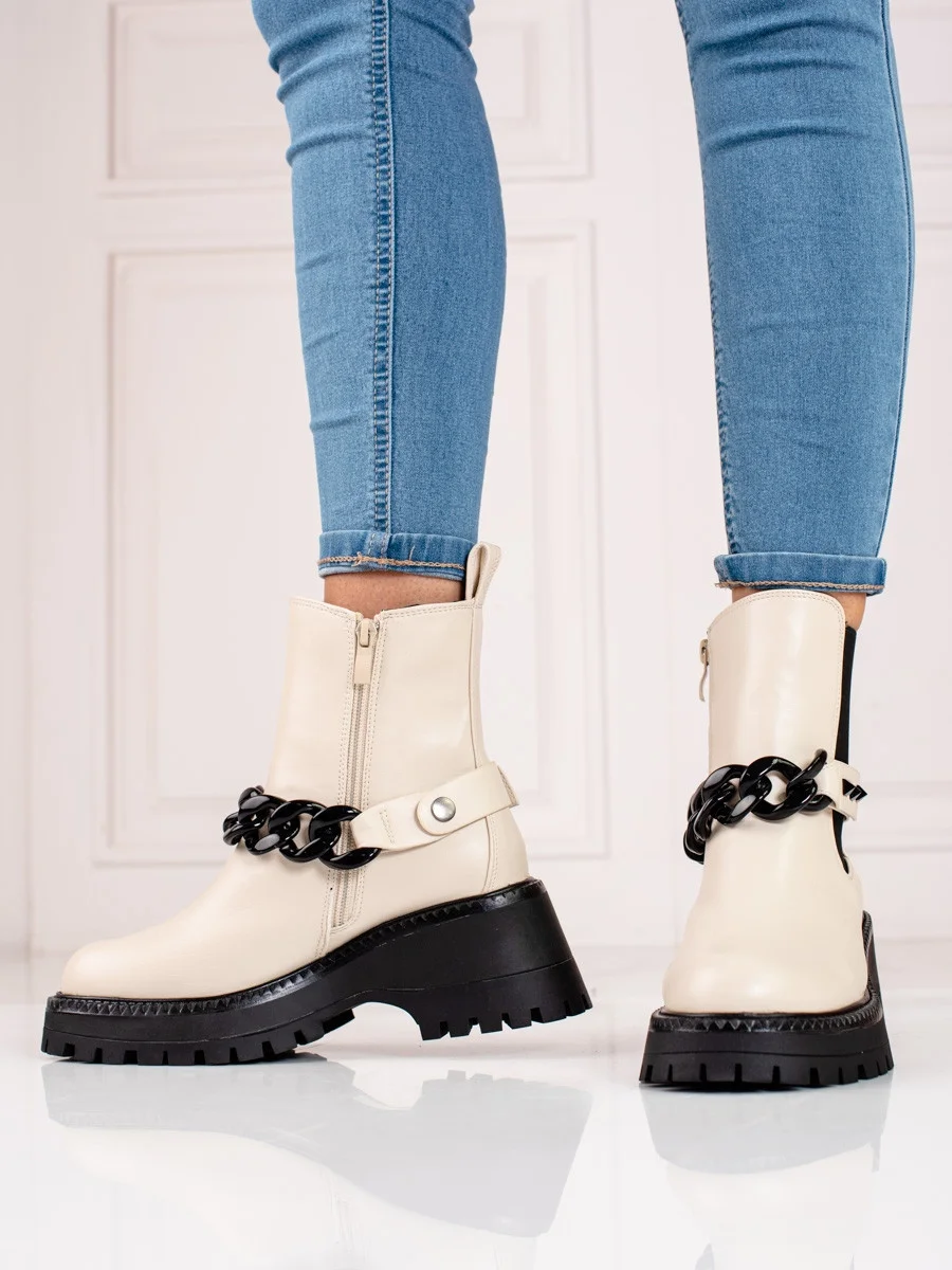 Jedinečné hnedé dámske členkové topánky s plochým podpätkom 38