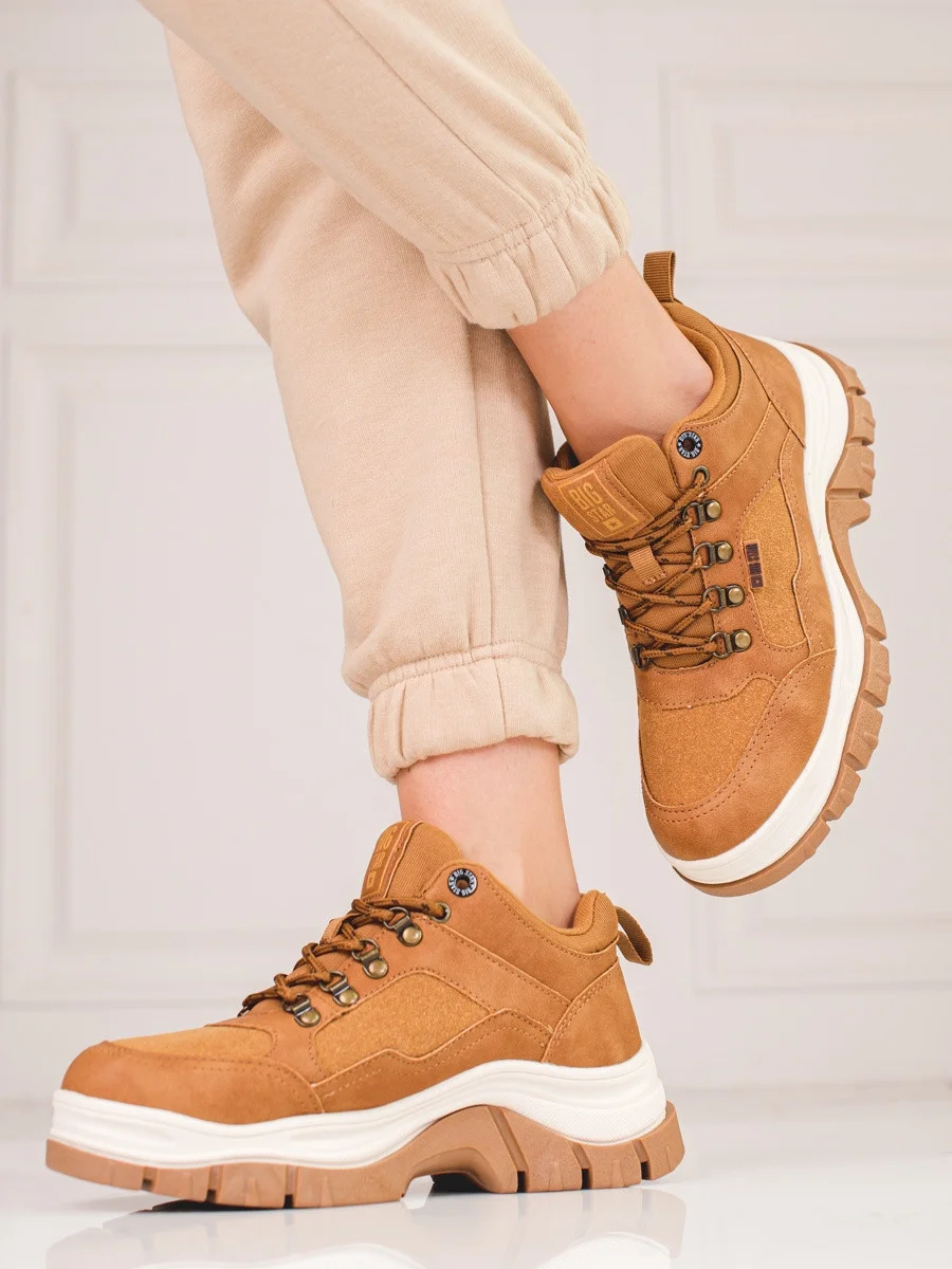 Zaujímavé hnedé tenisky pre ženy bez podpätku 36