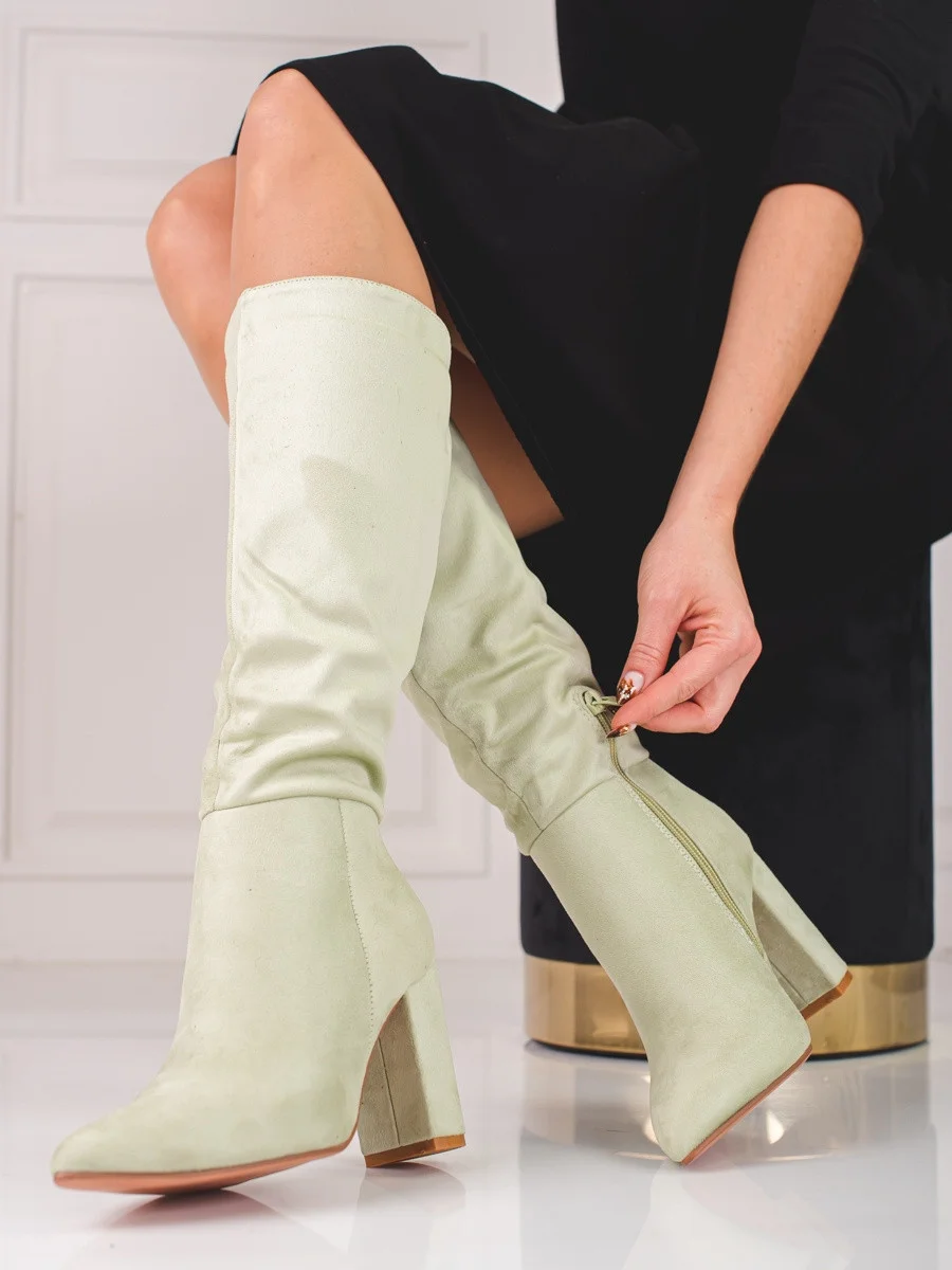 Pohodlné dámske topánky zelenej farby na širokom podpätku 37