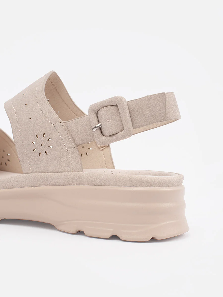 Pohodlné dámske sandále na platforme 36