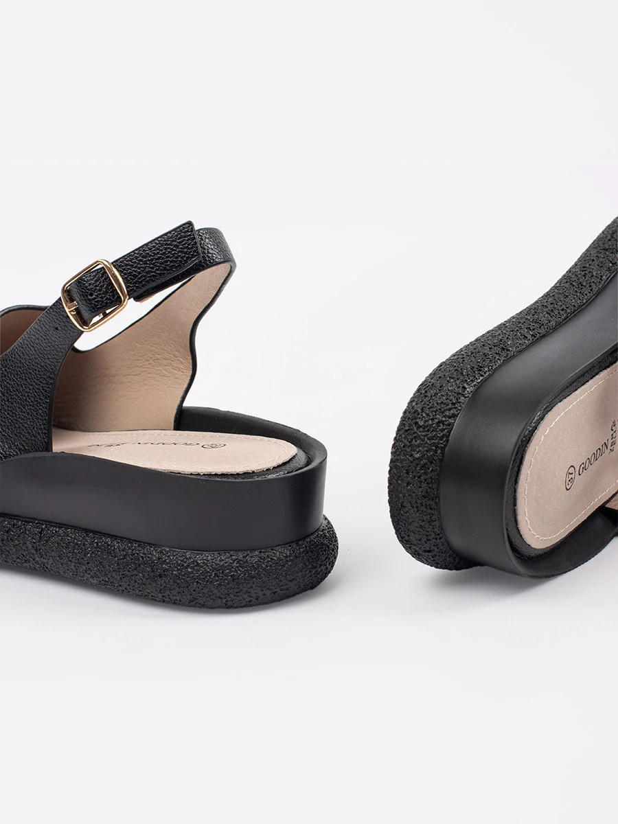 Dámske dizajnové sandále čierne bez podpätku 36