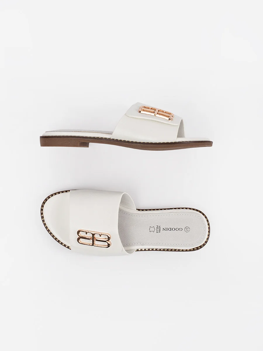 Klasické biele ponožky na plochom podpätku pre ženy 36