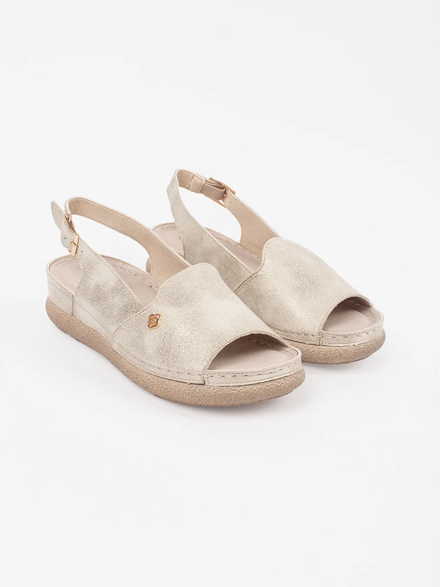 Módne dámske sandále na plochom podpätku 36