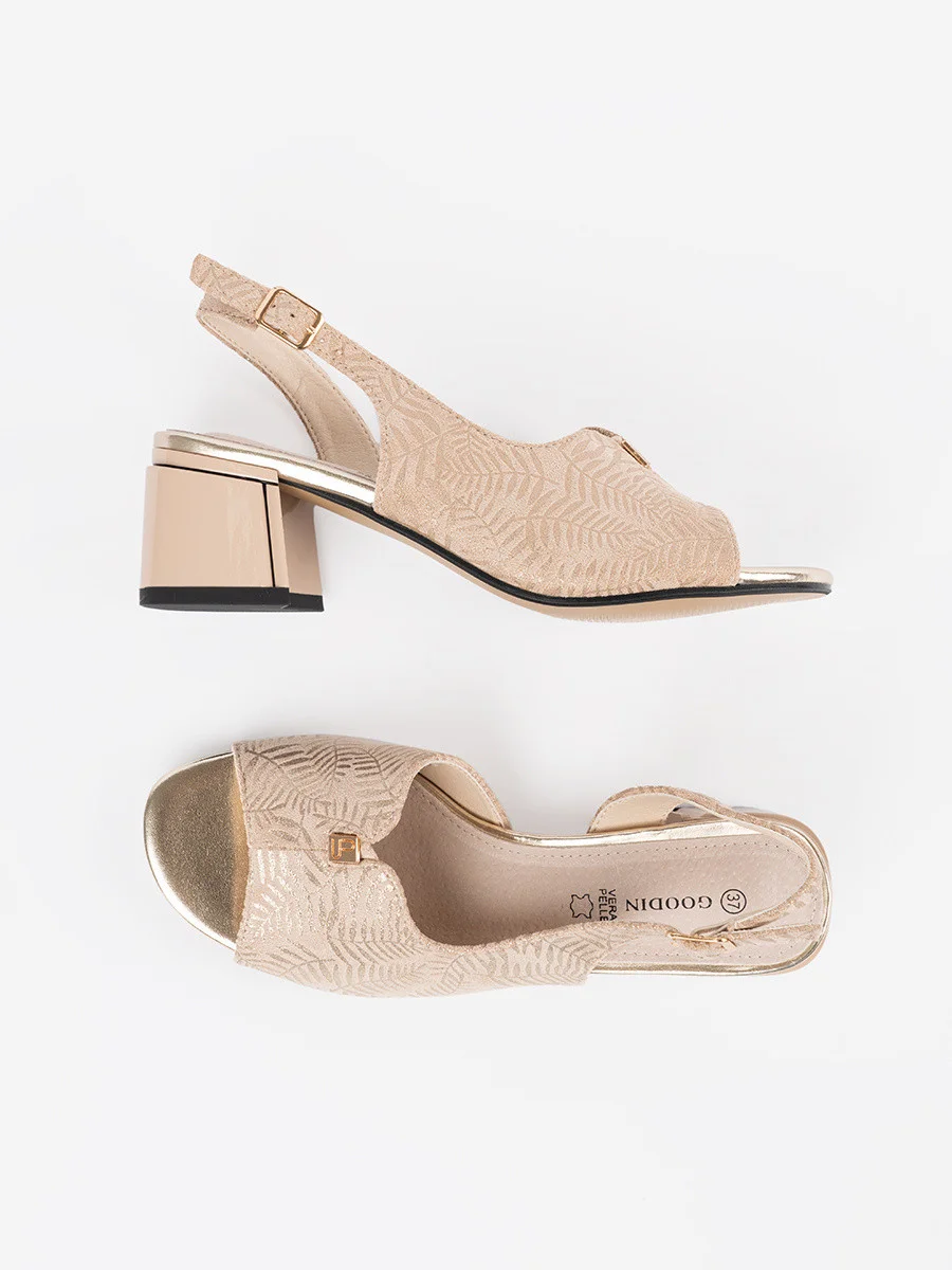 Módne hnedé dámske sandále na širokom podpätku 36