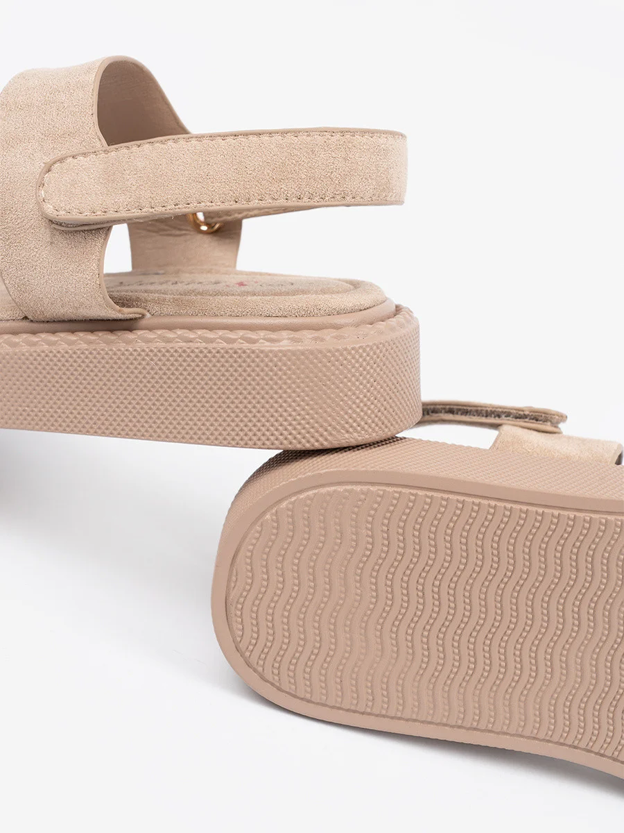 Jedinečné dámske hnedé sandále na platforme 38