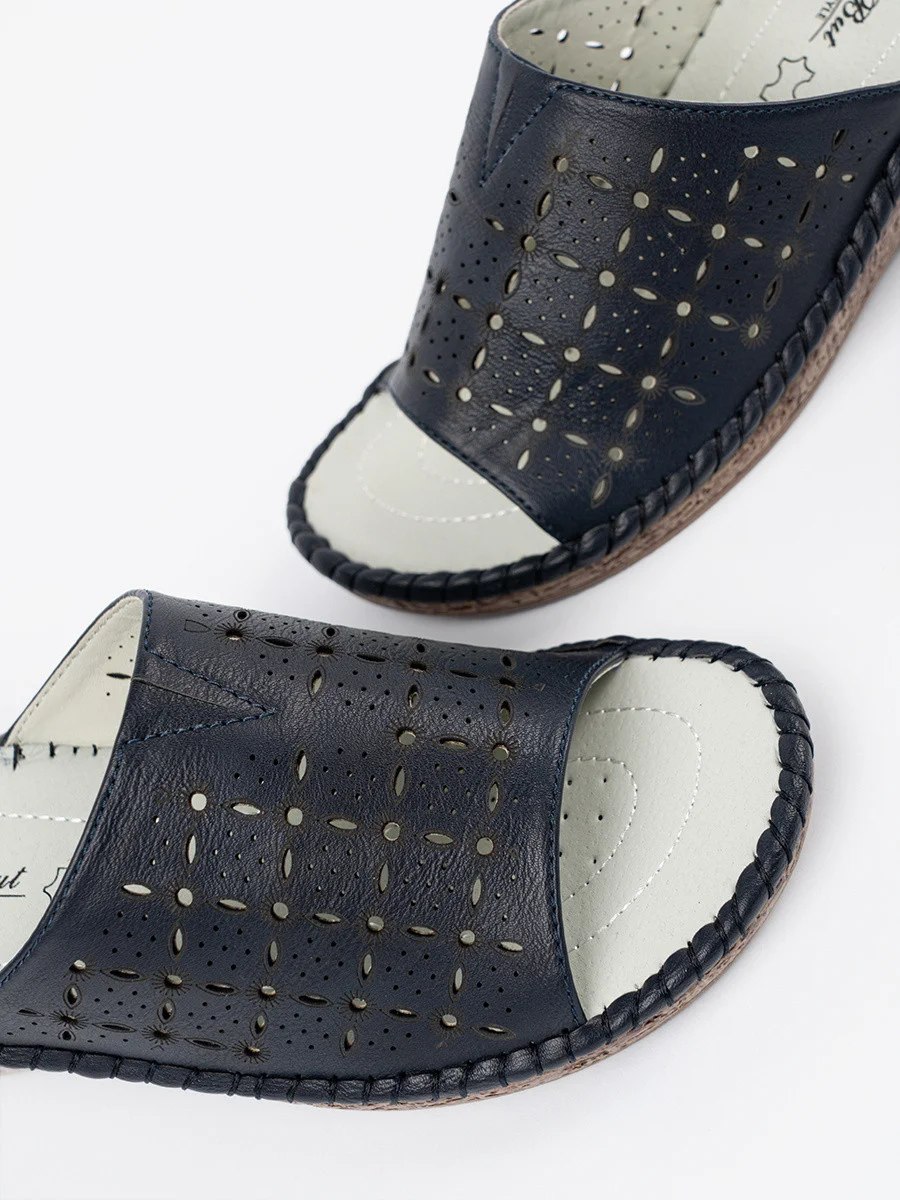 Jedinečné dámske tmavomodré ponožky s klinom 40