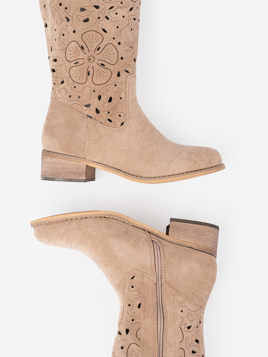 Dámske značkové topánky hnedej farby na širokom podpätku 36