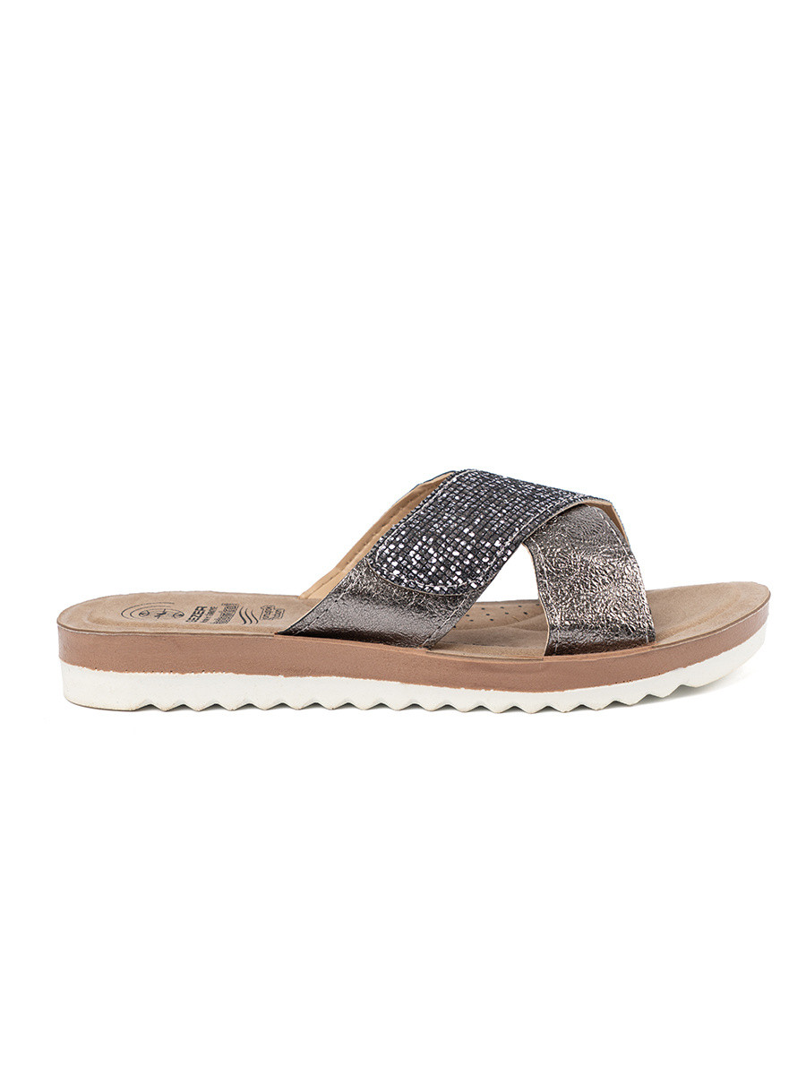 Praktické dámske strieborné ponožky s klinom 36