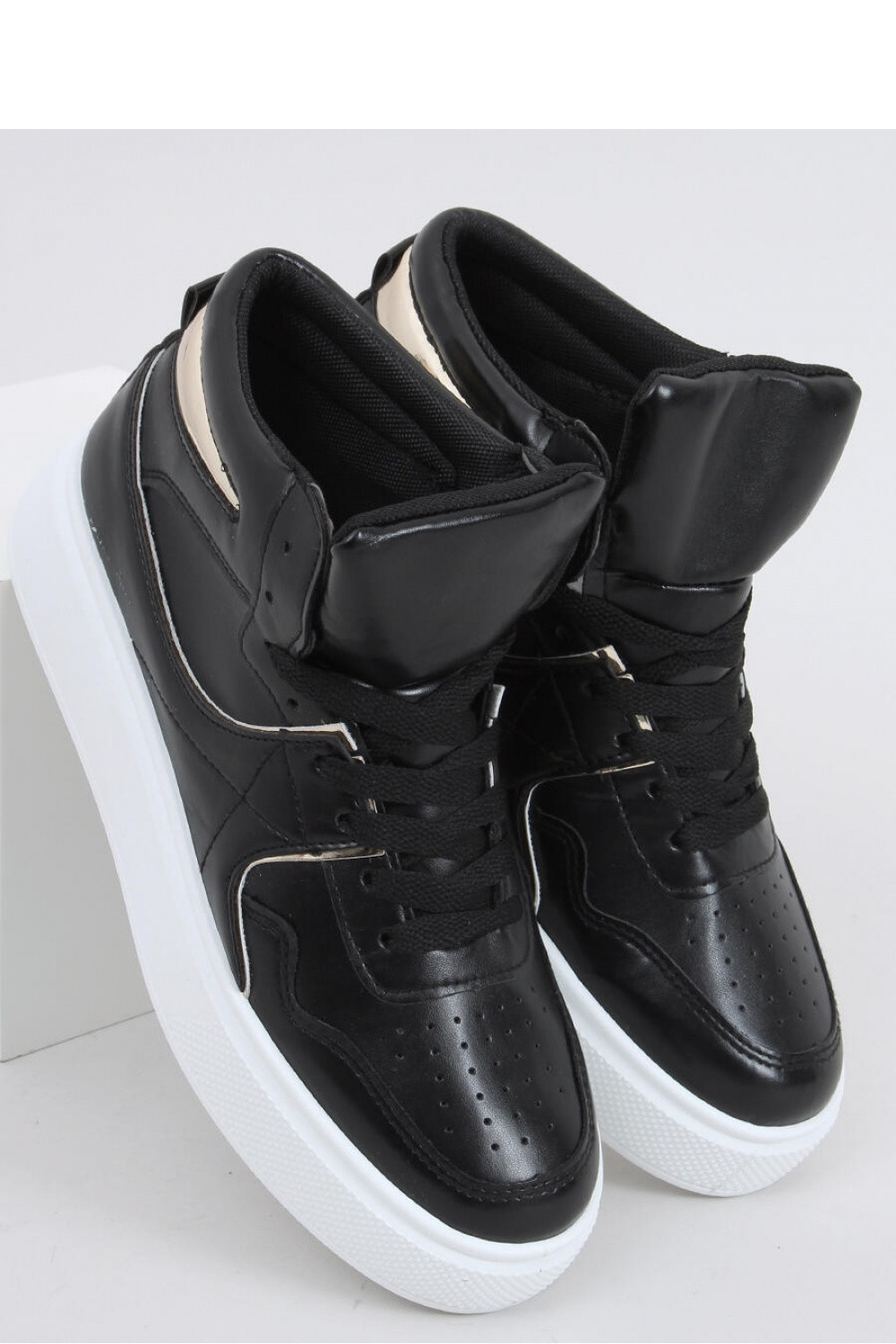 Športová obuv model 162892 Inello 39
