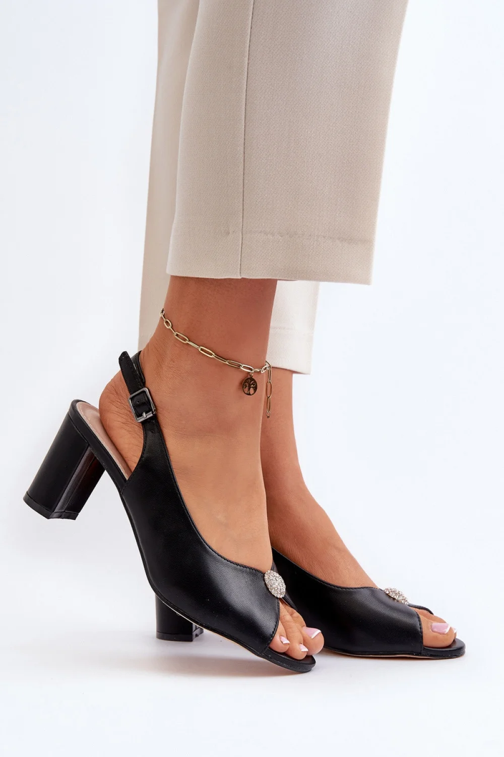 Sandále model 194971 Krok vo veľkom štýle 37