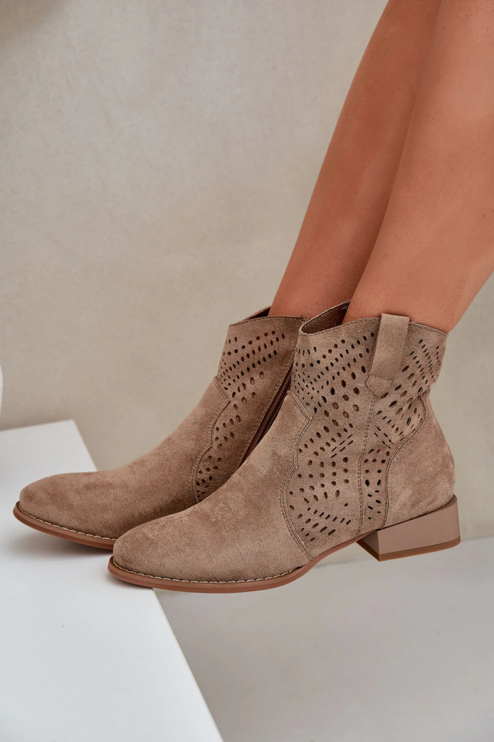 Topánky na podpätku model 208463 Krok vo veľkom štýle 36