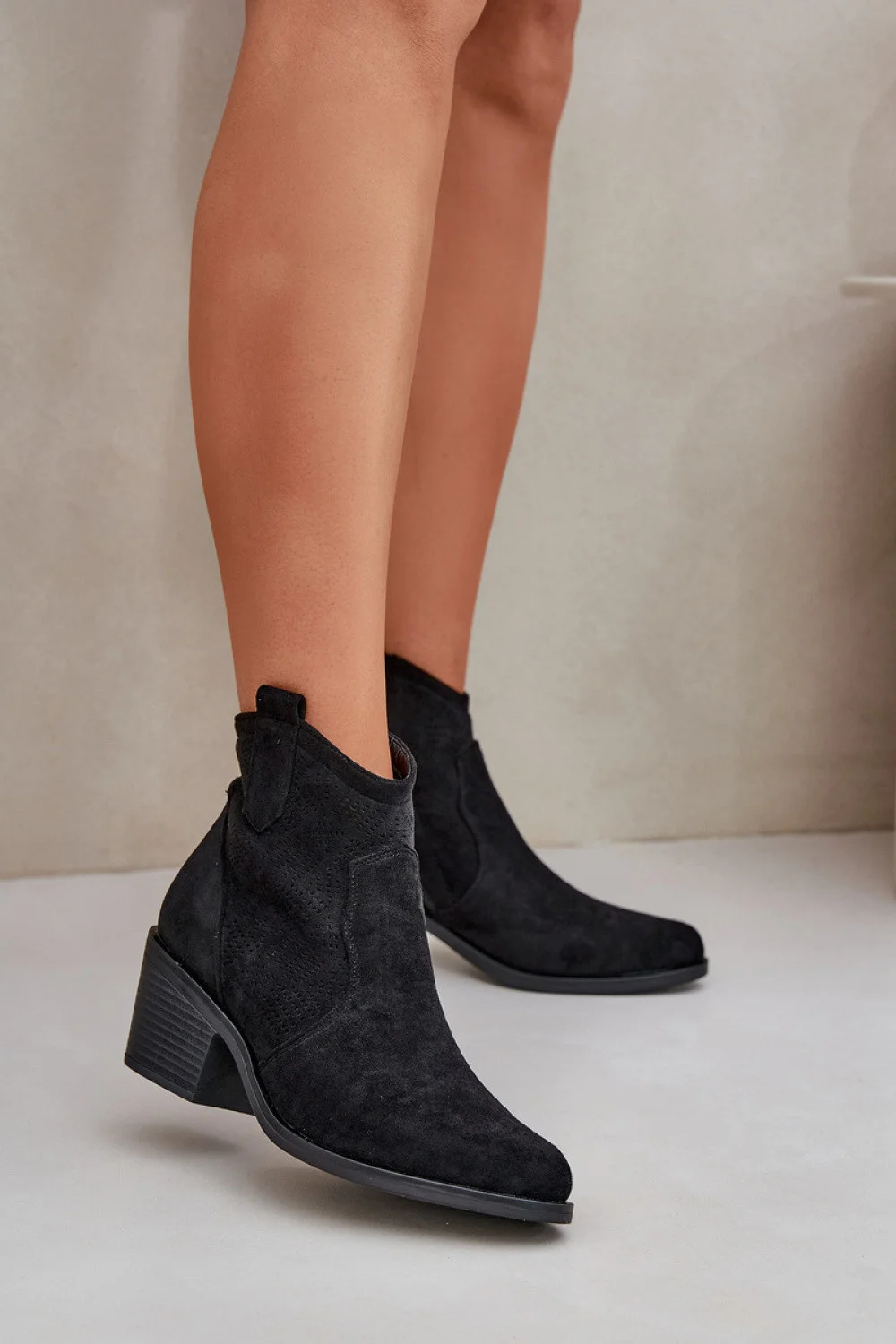 Topánky na podpätku model 208467 Krok vo veľkom štýle 39