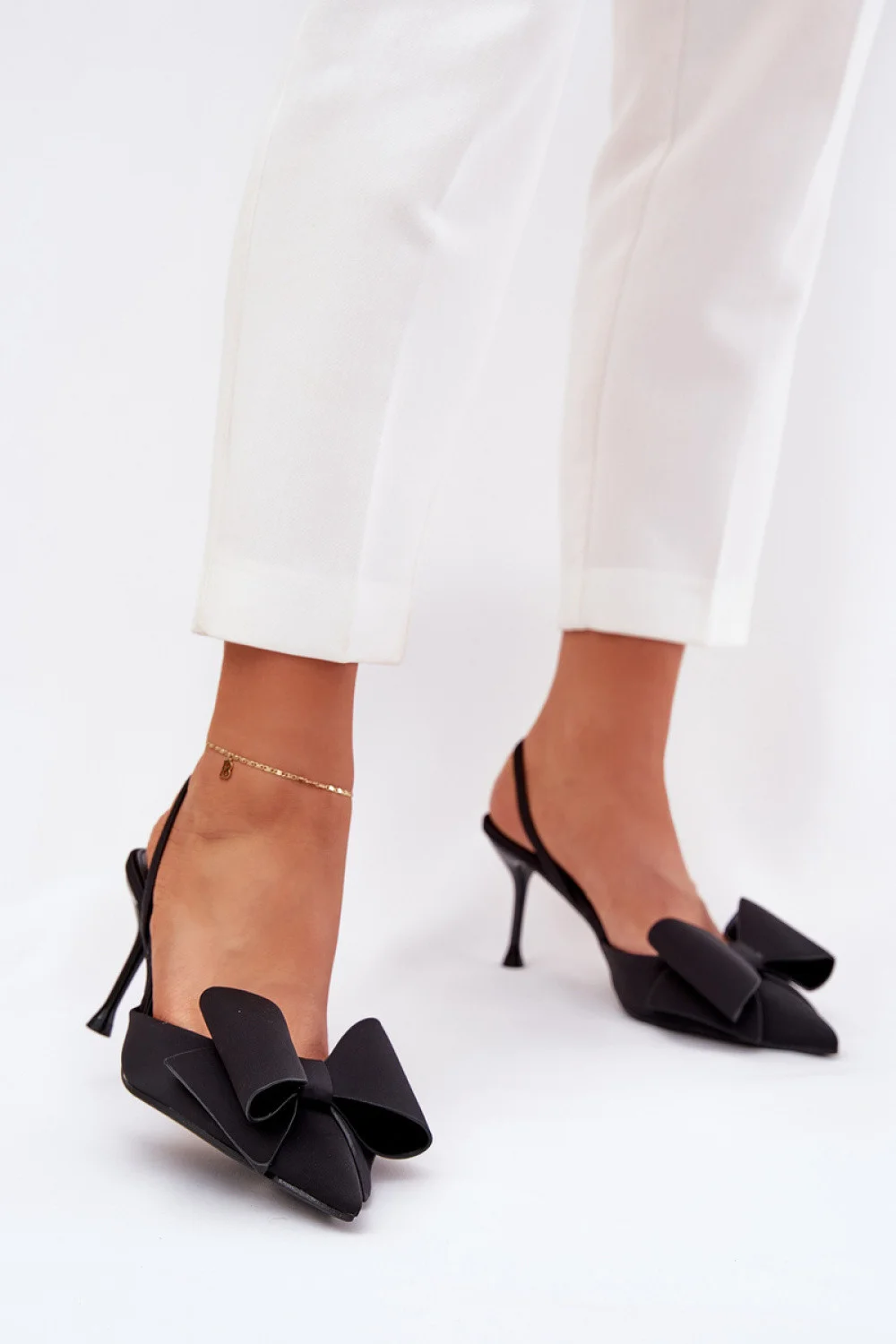 Lodičky s ihlovým podpätkom model 209423 Krok vo veľkom štýle 41