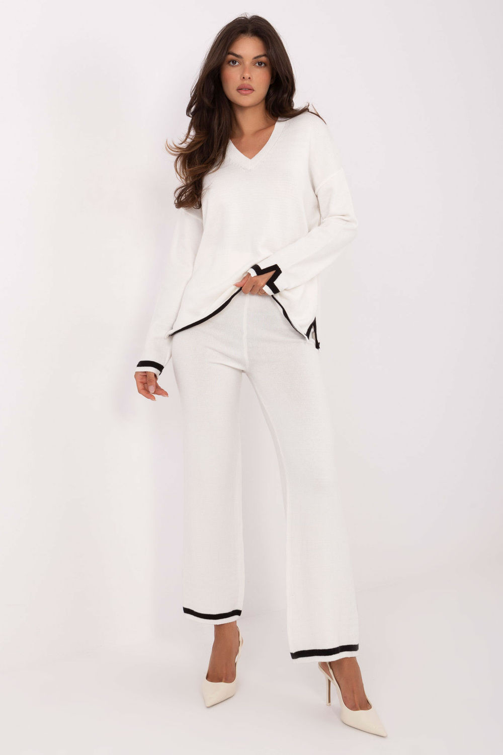 Set model 216697 Taliansko Moda universal Set model 216697 Taliansko Moda universal