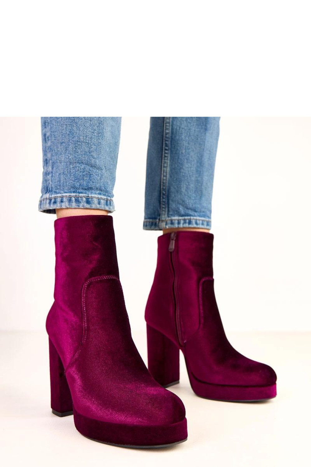 Topánky na podpätku model 220582 Solea 38