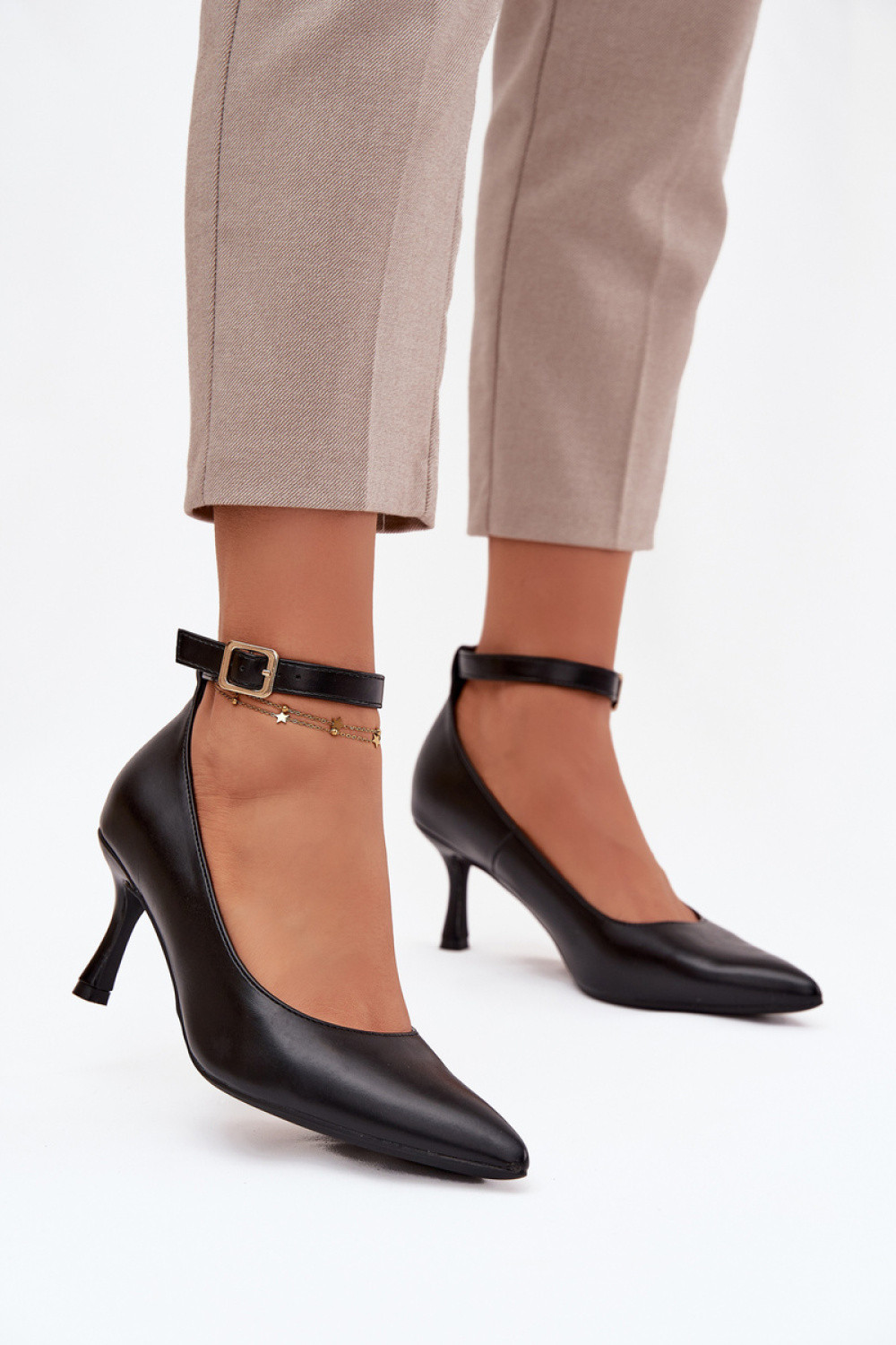 Lodičky s ihlovým podpätkom model 221171 Krok vo veľkom štýle 39