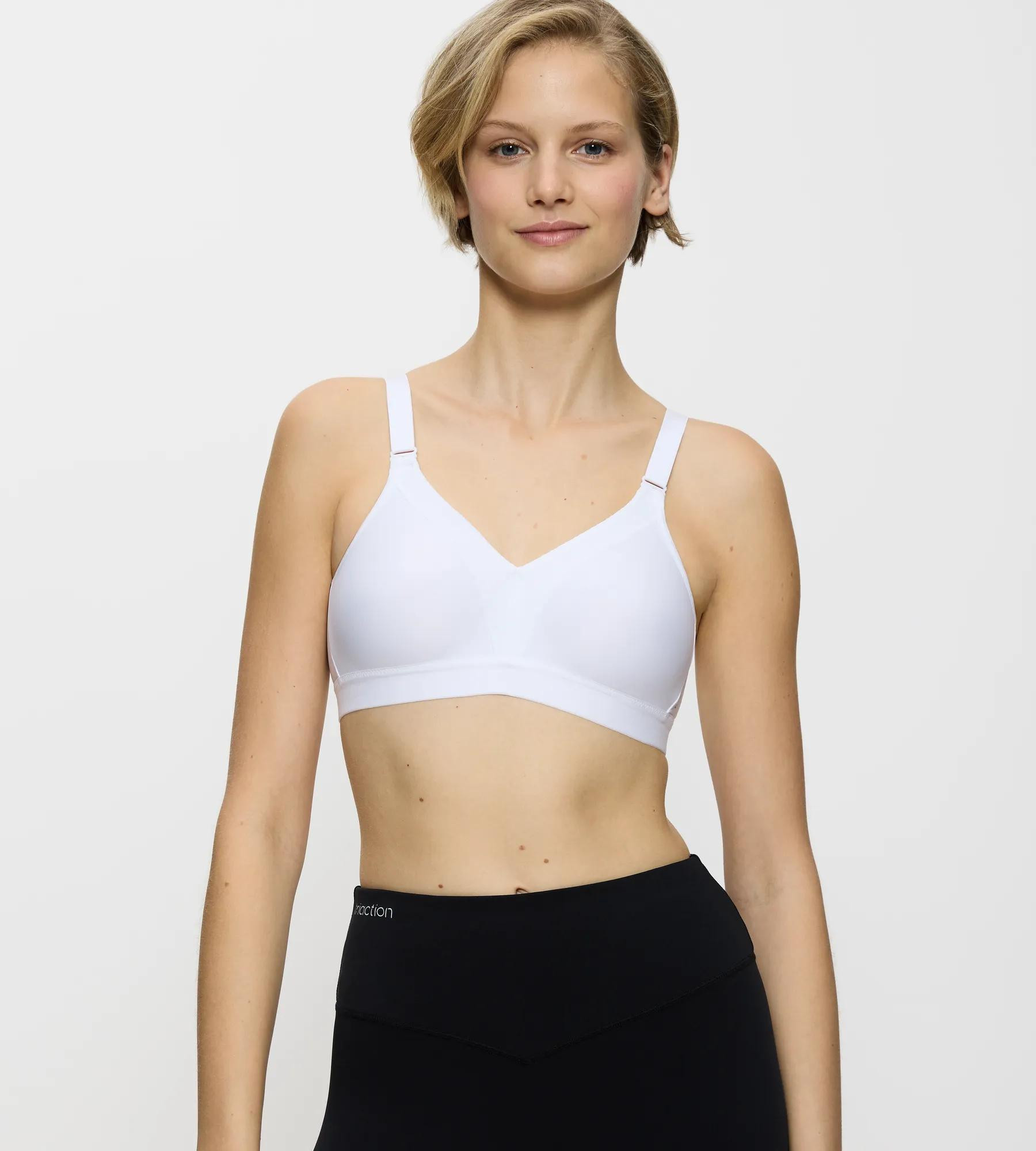 TRIACTION – Sportovní podprsenka bez kostic pro jógu a pilates Triumph WHITE 90E