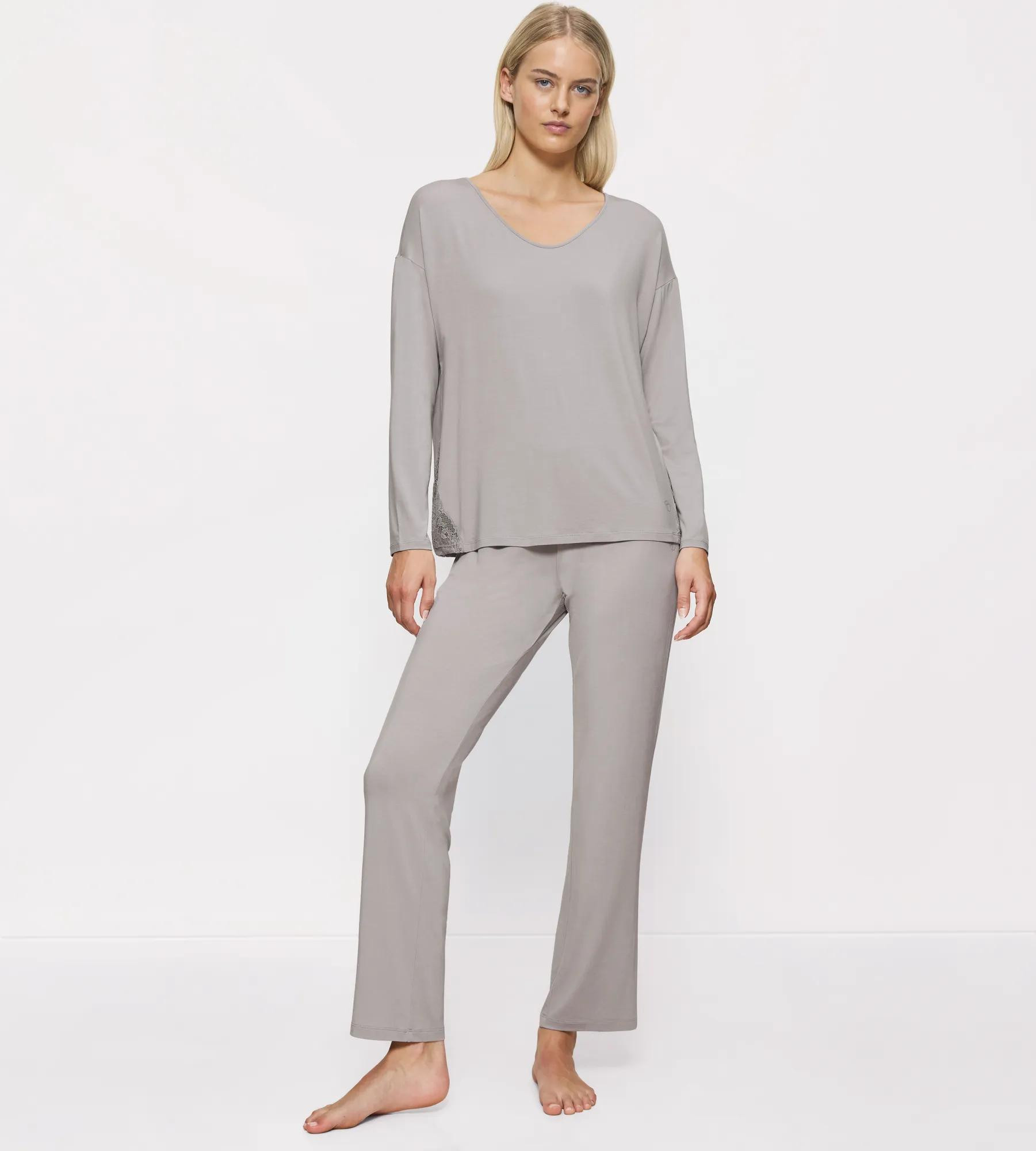 TIMELESS SENSUALITY - Hebká modalová pyžamová souprava s krajkou Triumph Silent Grey 42