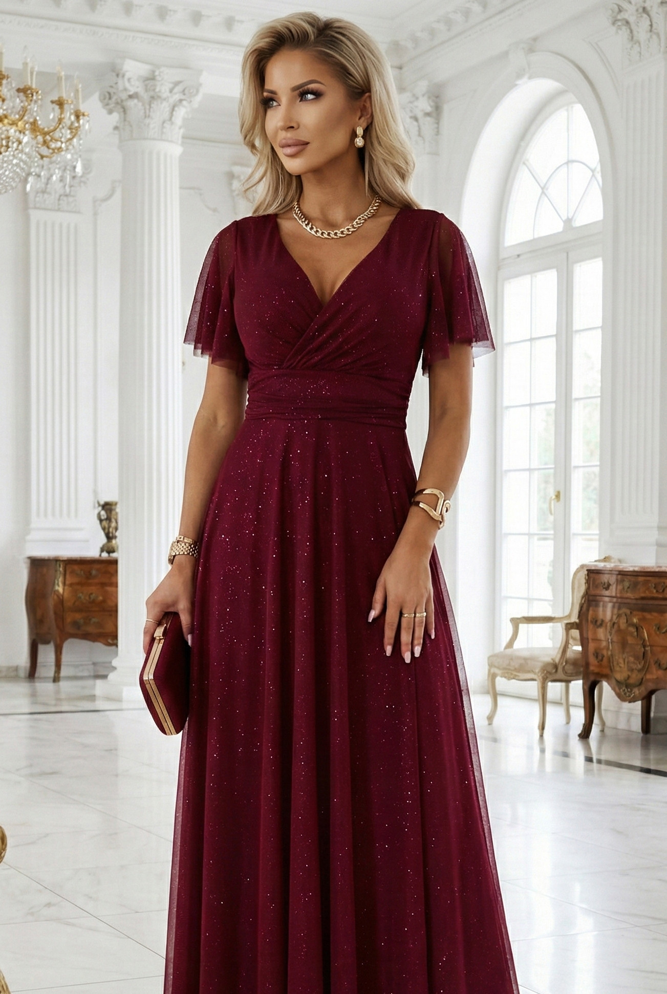 635-5 MELANIA dlouhé lesklé šaty s výstřihem a krátkými rukávy - vínové UNI (obrázek 6)