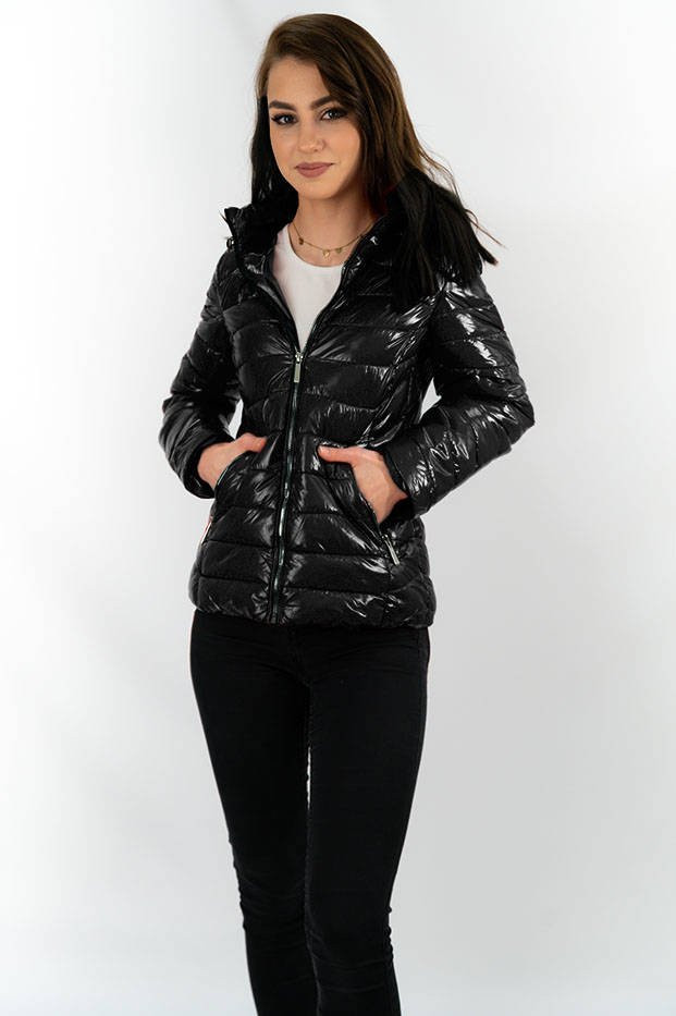 Krátká černá prošívaná dámská bunda s kapucí (CAN-333) odcienie czerni XXL (44)