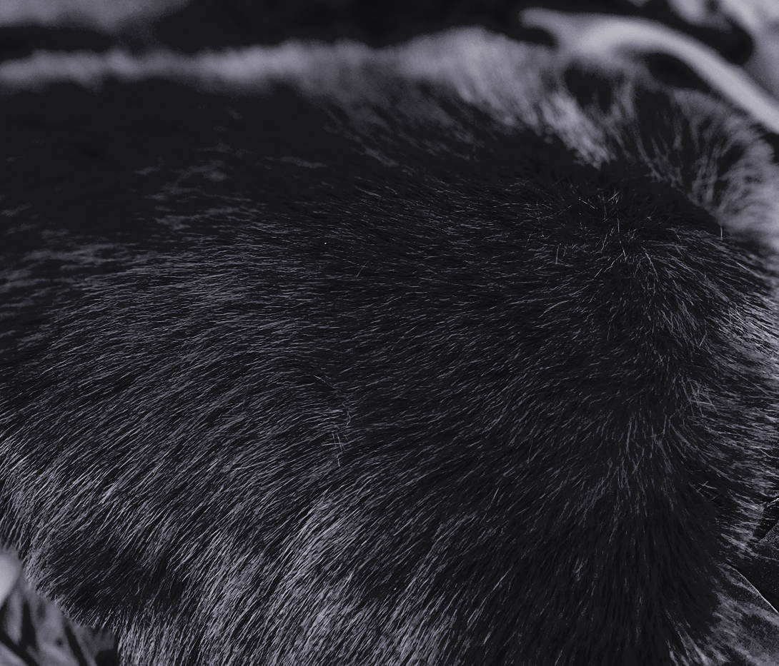 Černý dámský zimní kabát s kožešinou (008) černá XXL (44)
