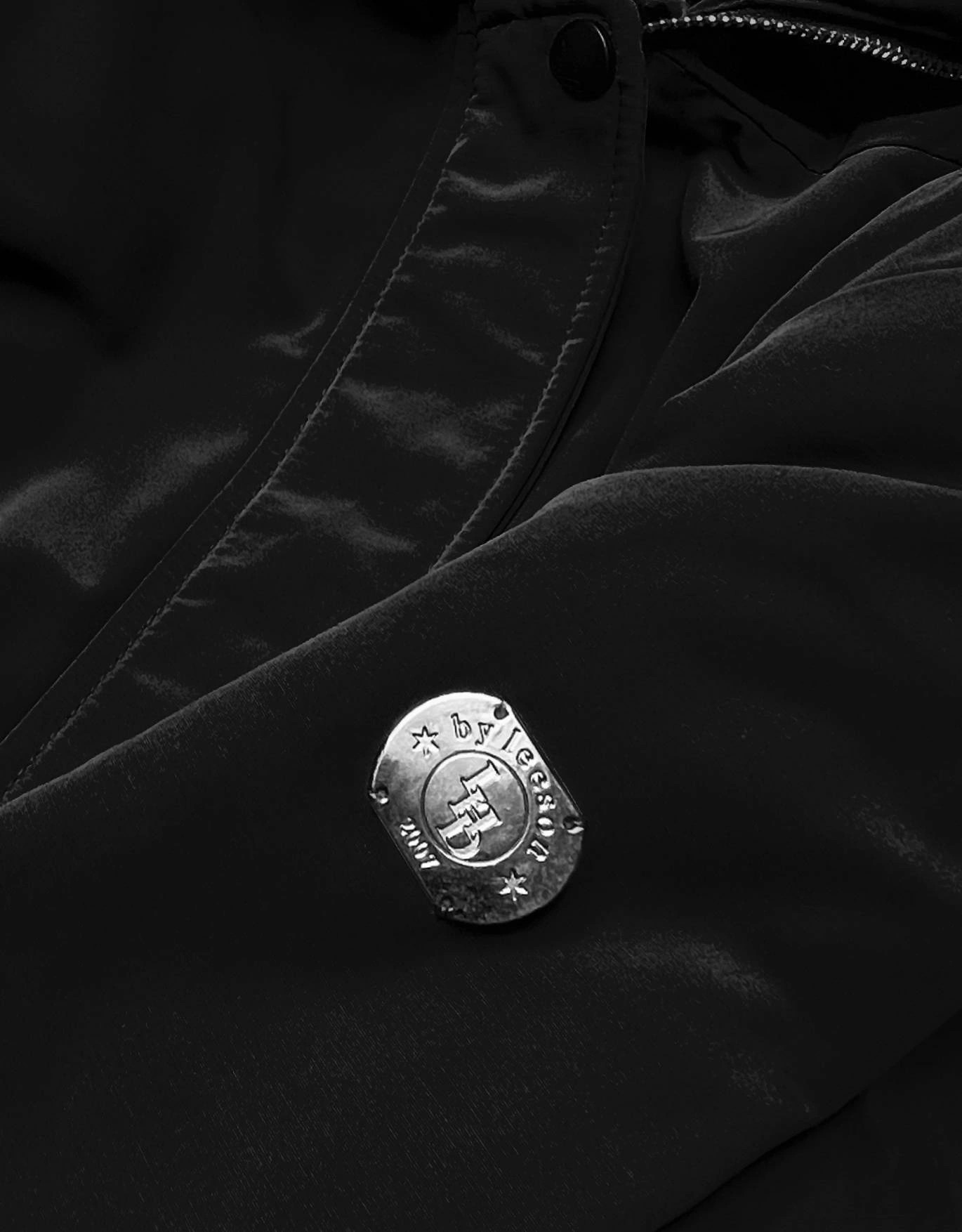 Zimowa parka damska na futrze czarna (m21312) odstíny černé XXL (44)