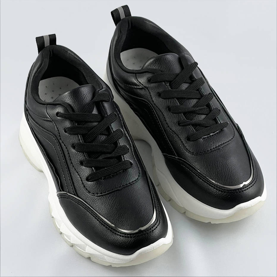 Černé dámské sneakersy s metalickou lemovkou (BG-02) černá XL (42)